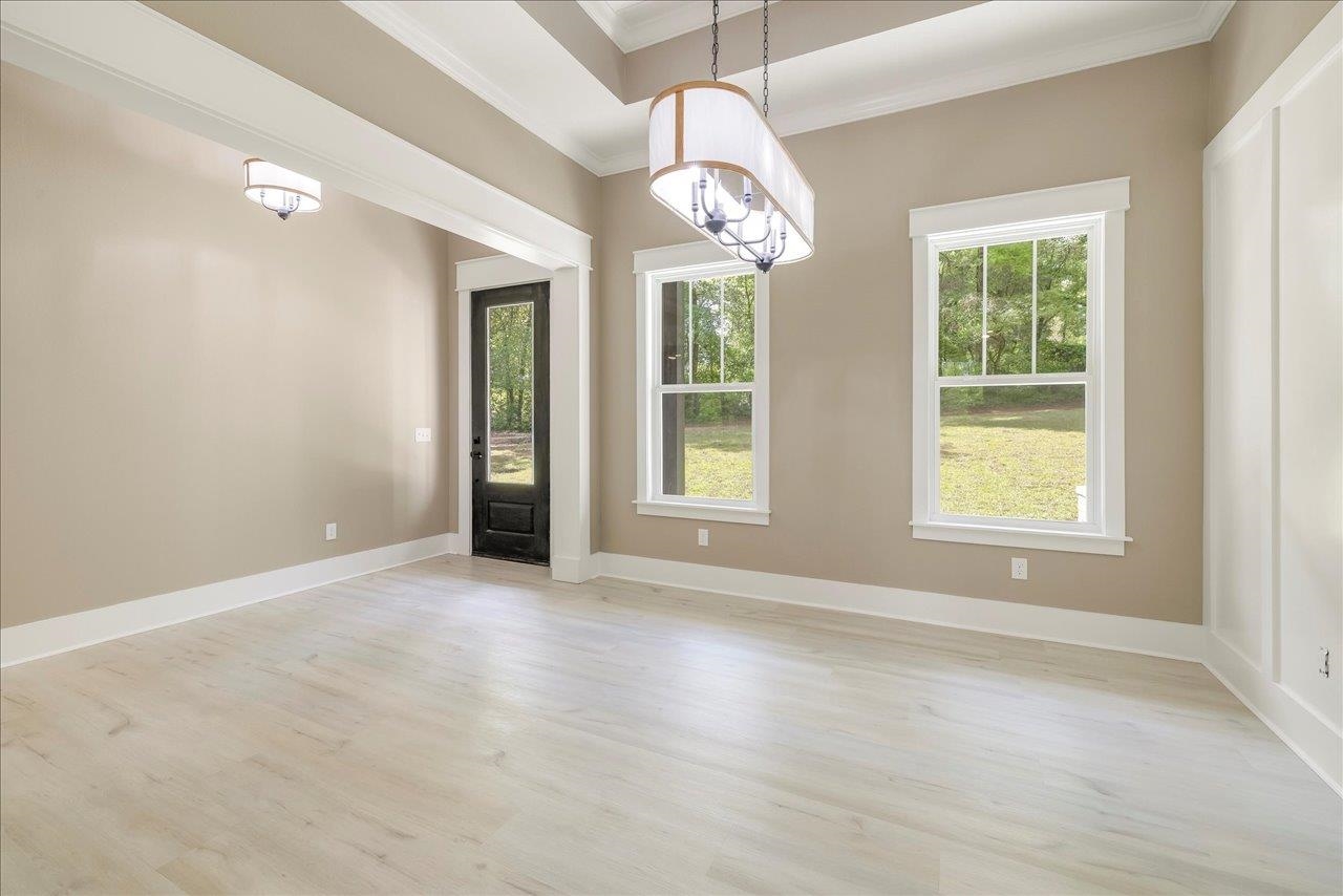 5681 Iola Cres Drive