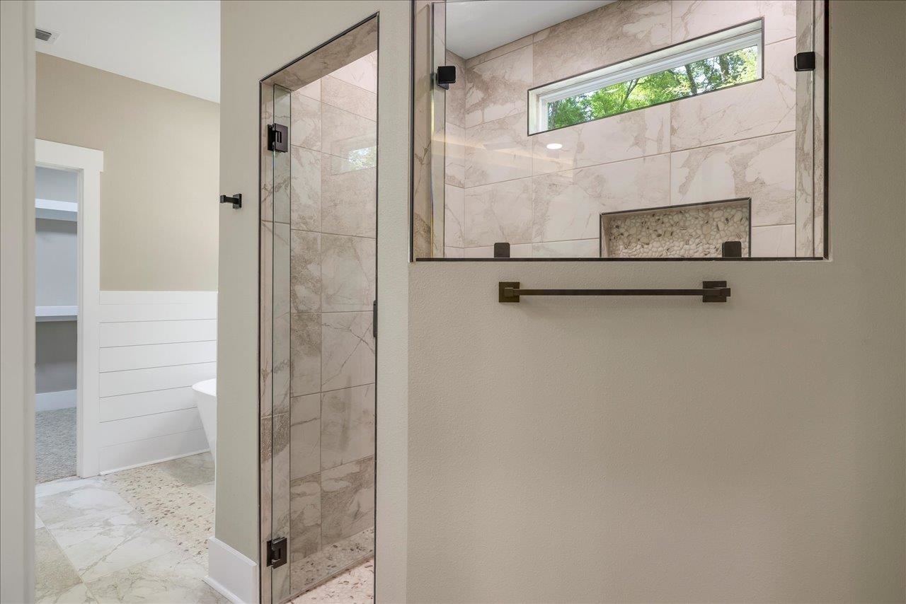 5681 Iola Cres Drive