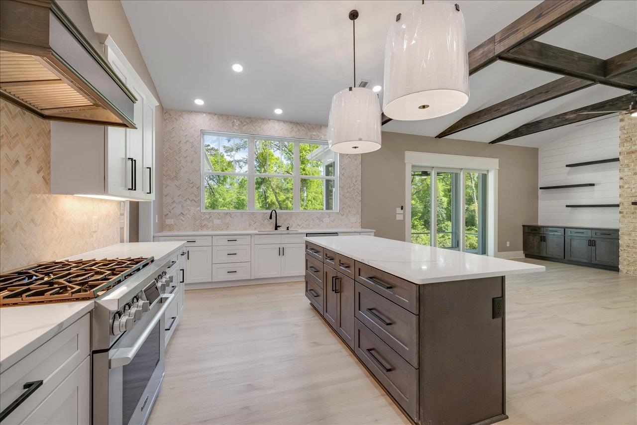 5681 Iola Cres Drive