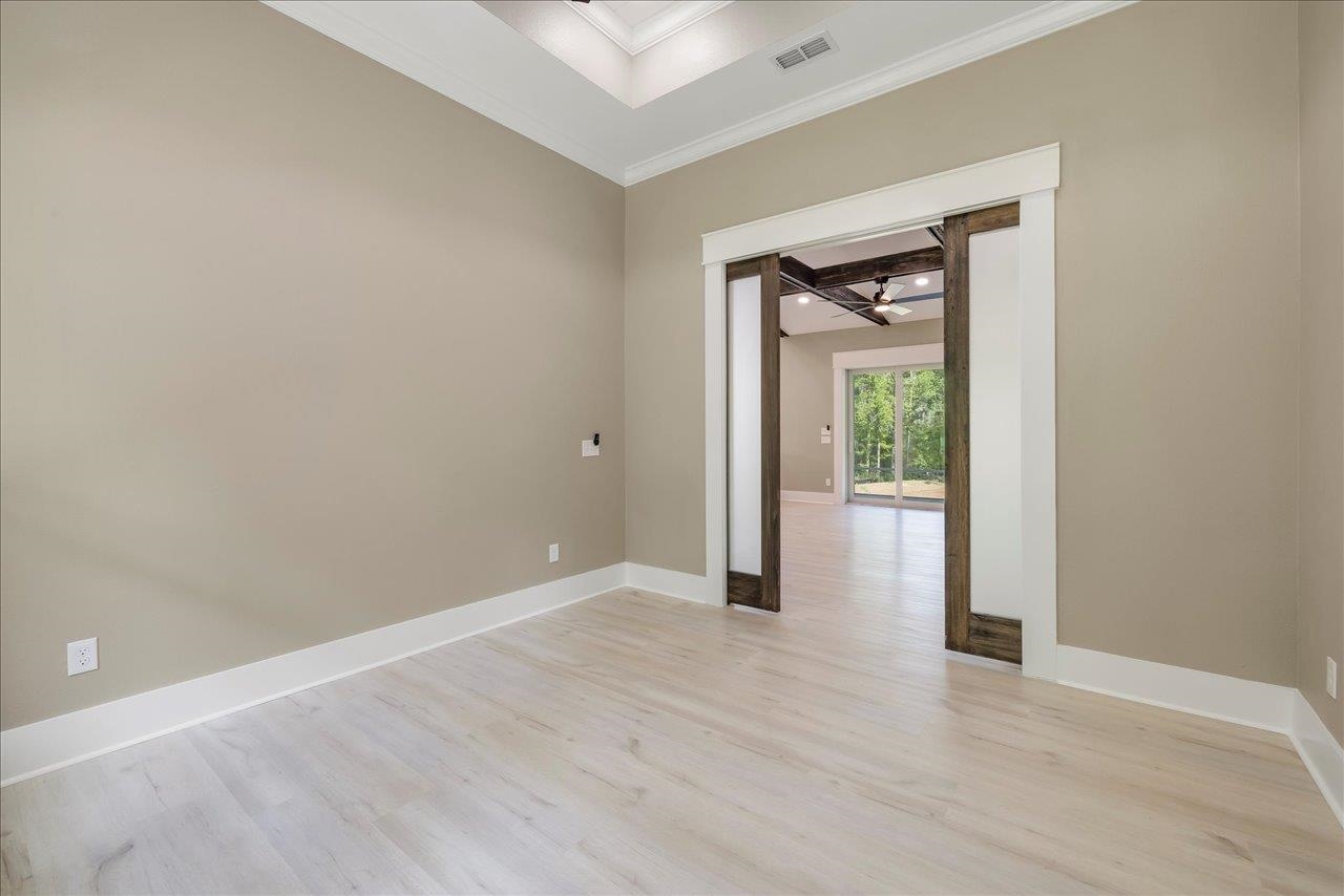 5681 Iola Cres Drive