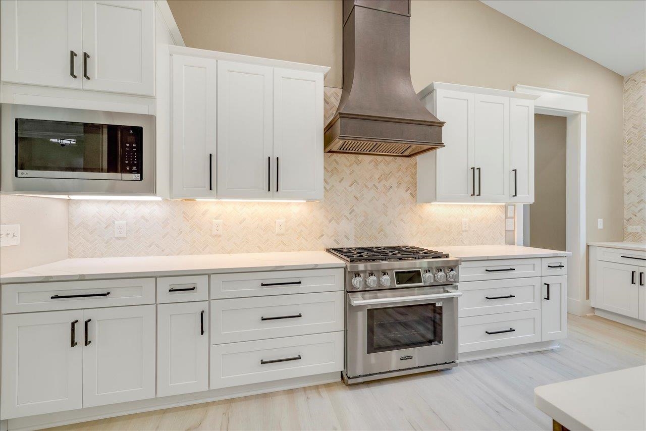 5681 Iola Cres Drive