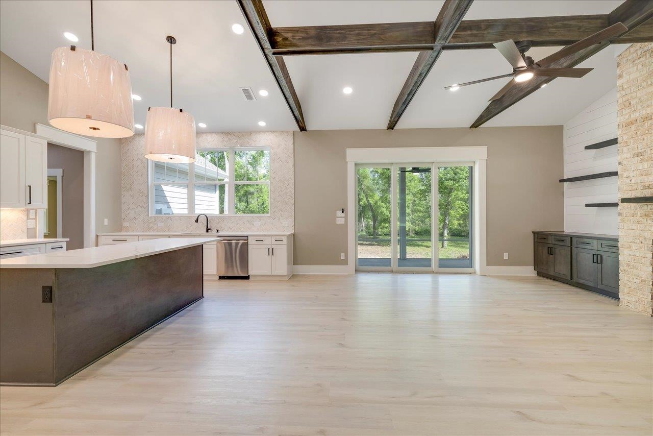 5681 Iola Cres Drive