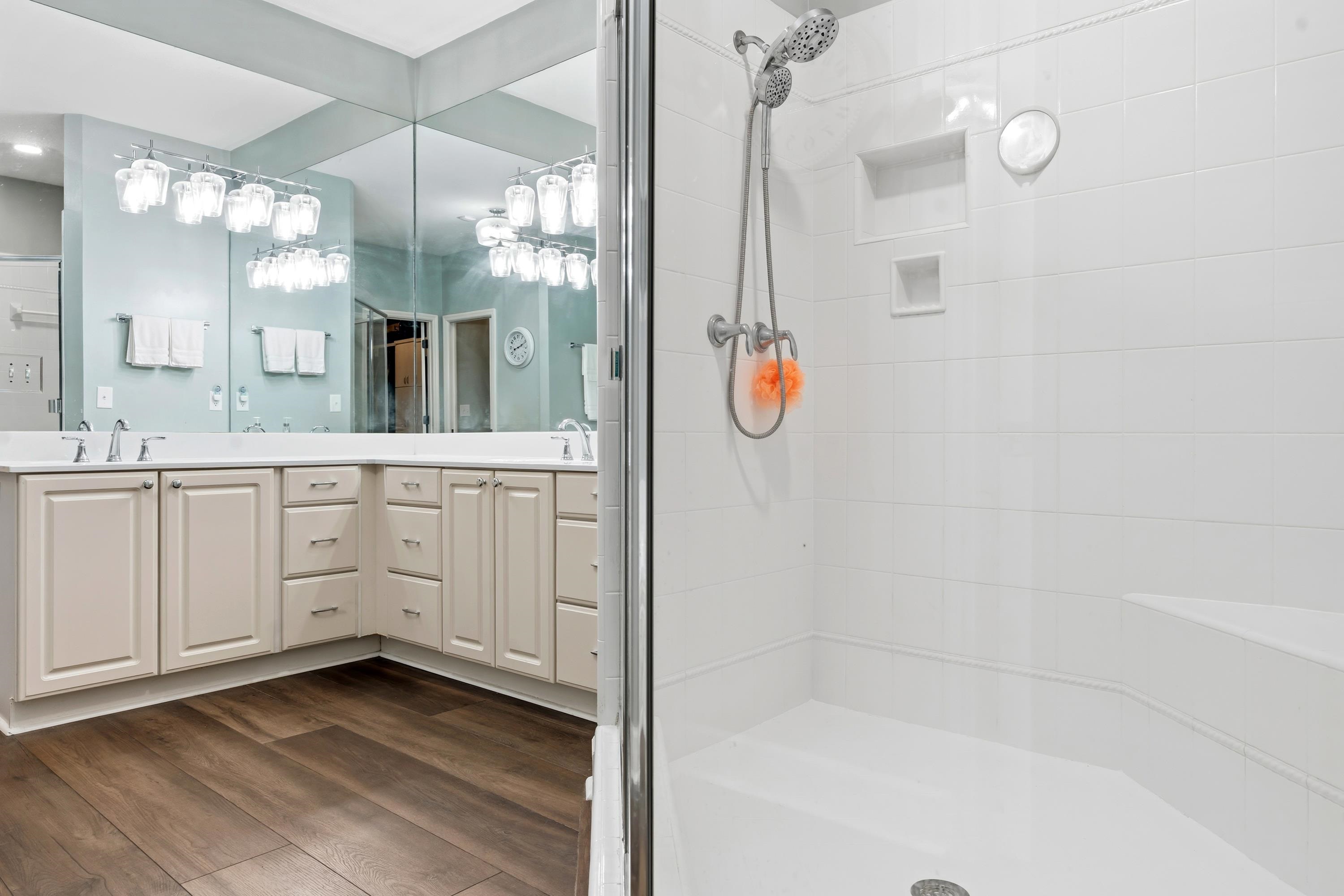 5124 CENTENNIAL OAK Circle