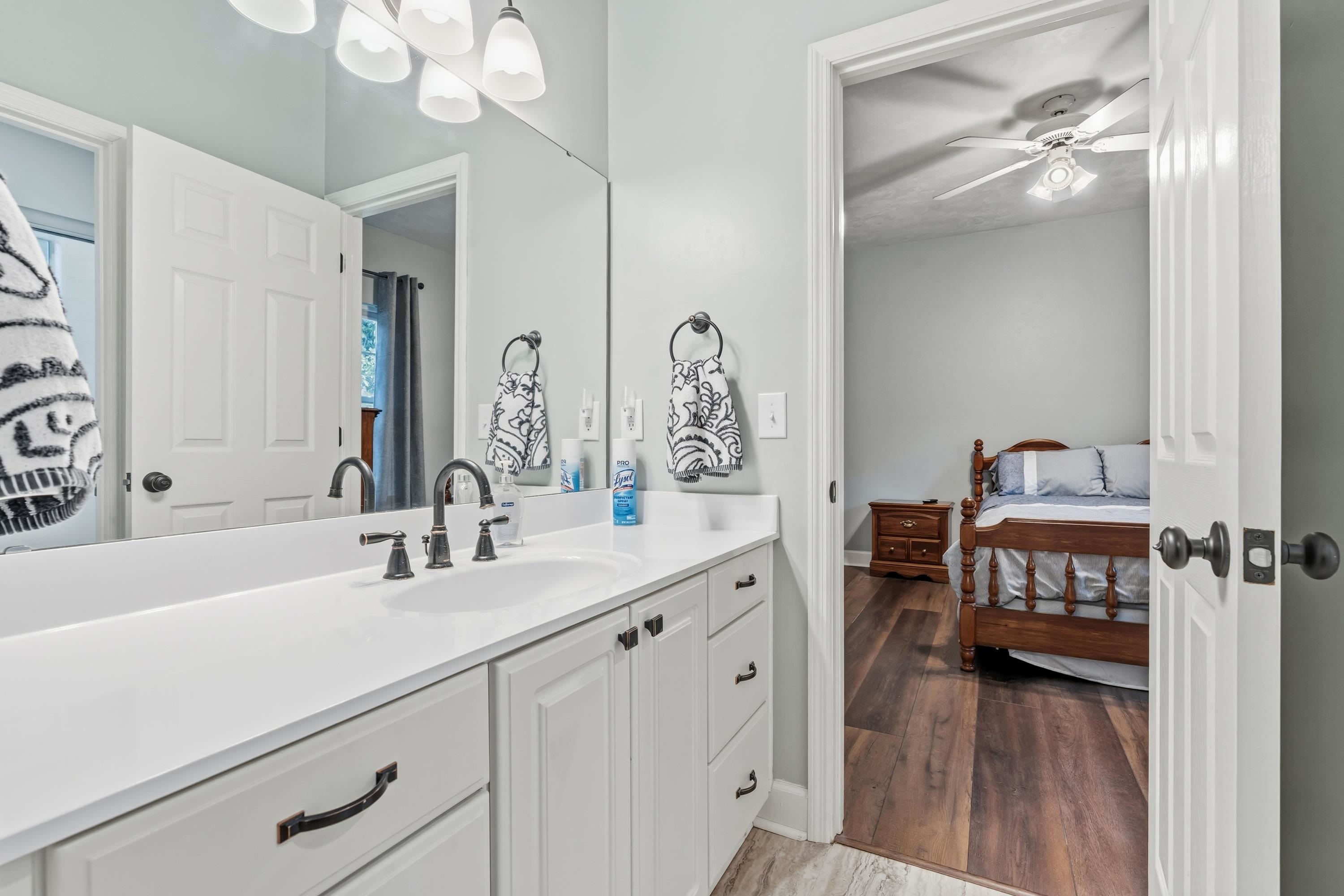 5124 CENTENNIAL OAK Circle