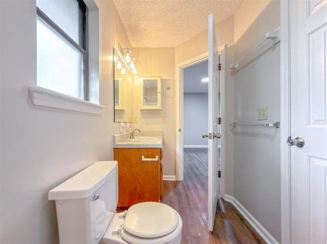 1556 Twin Lakes Circle