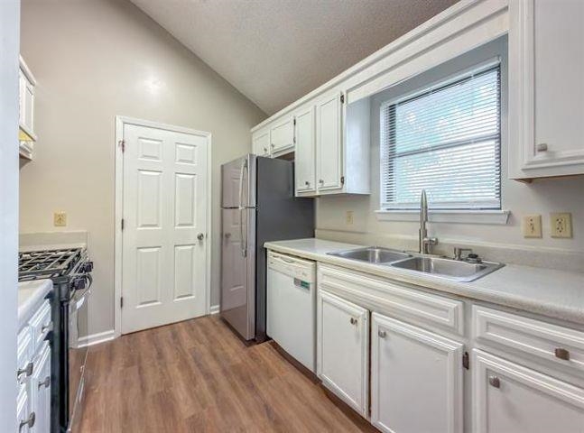 1556 Twin Lakes Circle