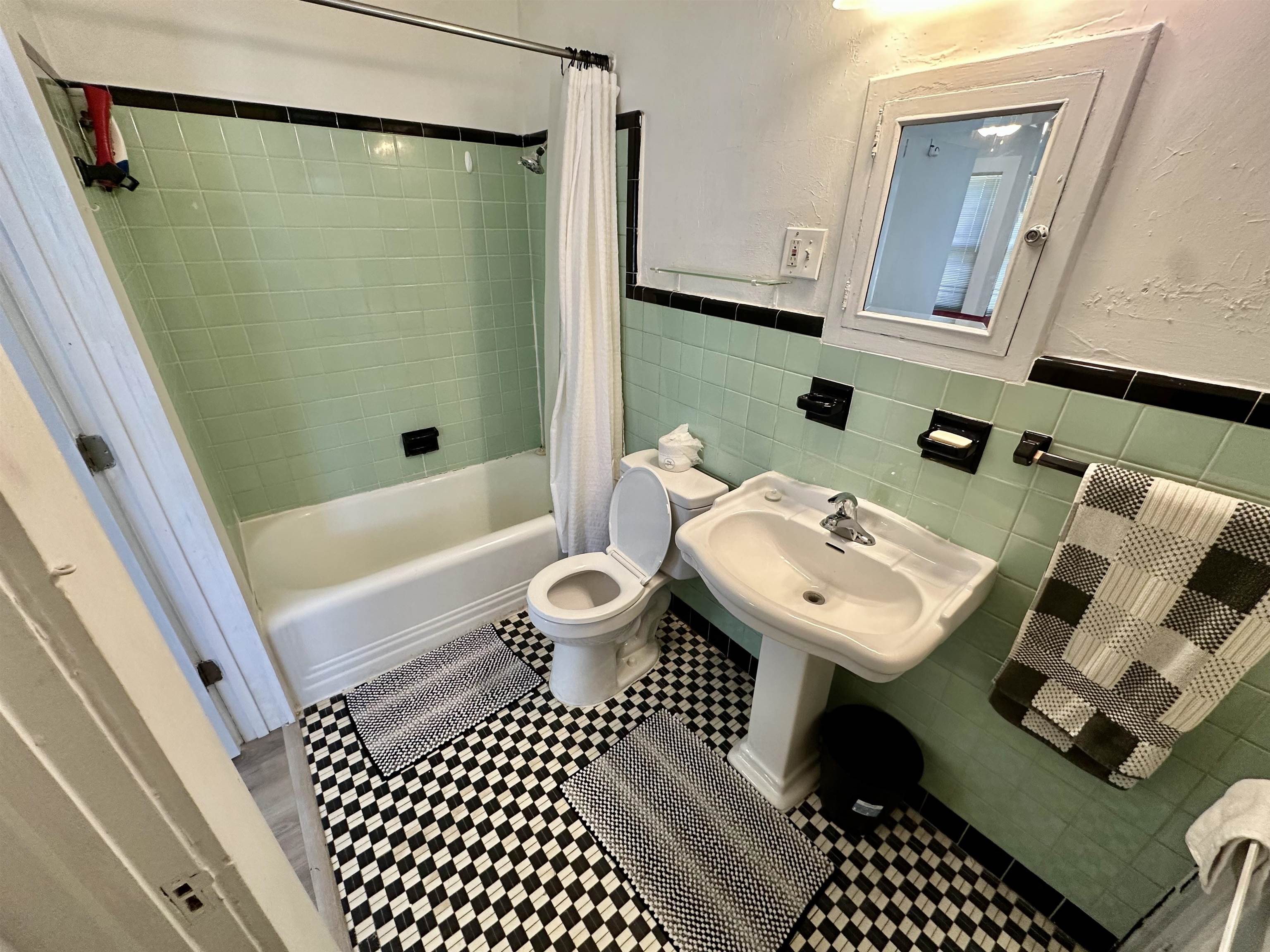 501 E College Avenue