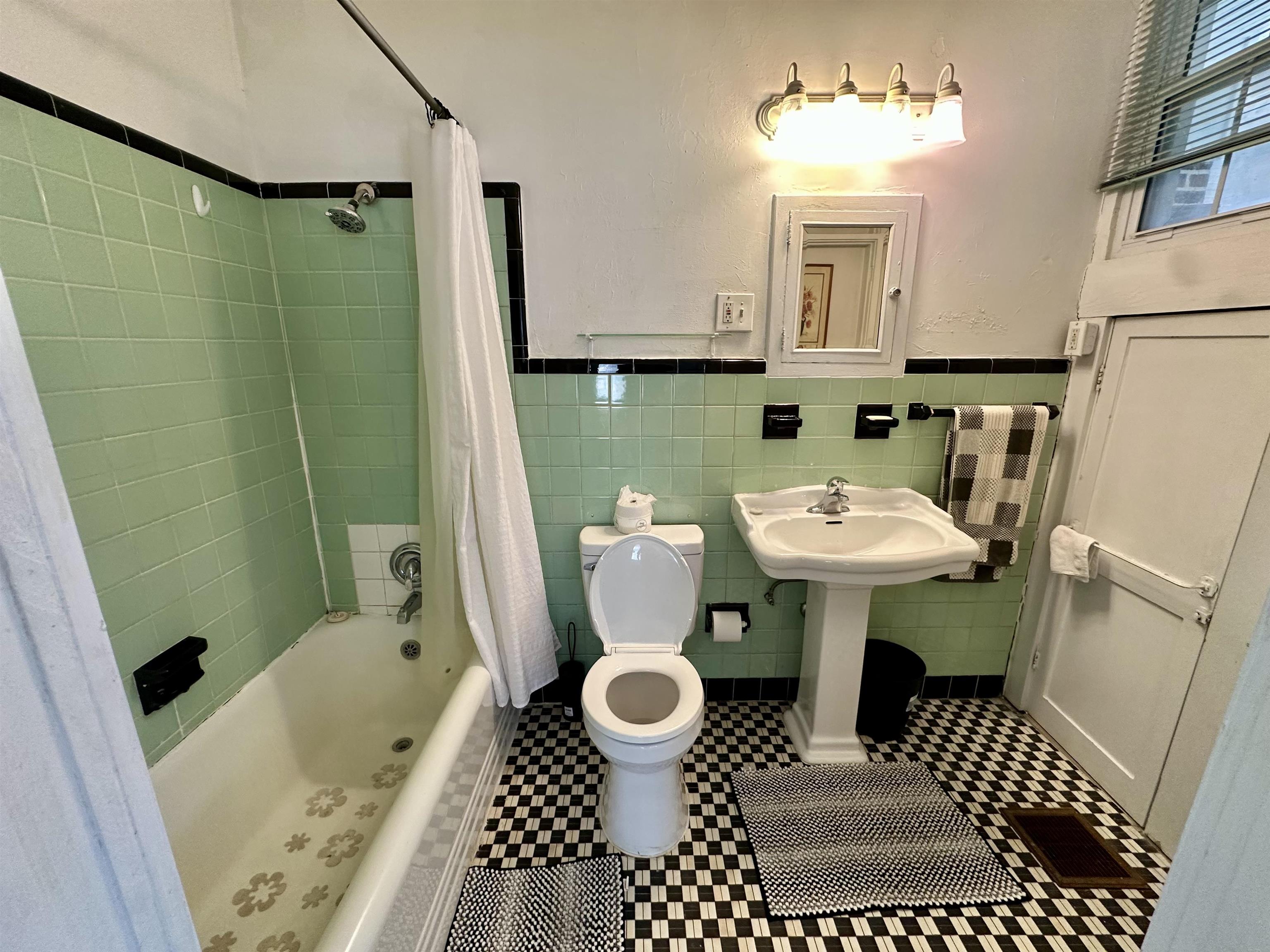 501 E College Avenue