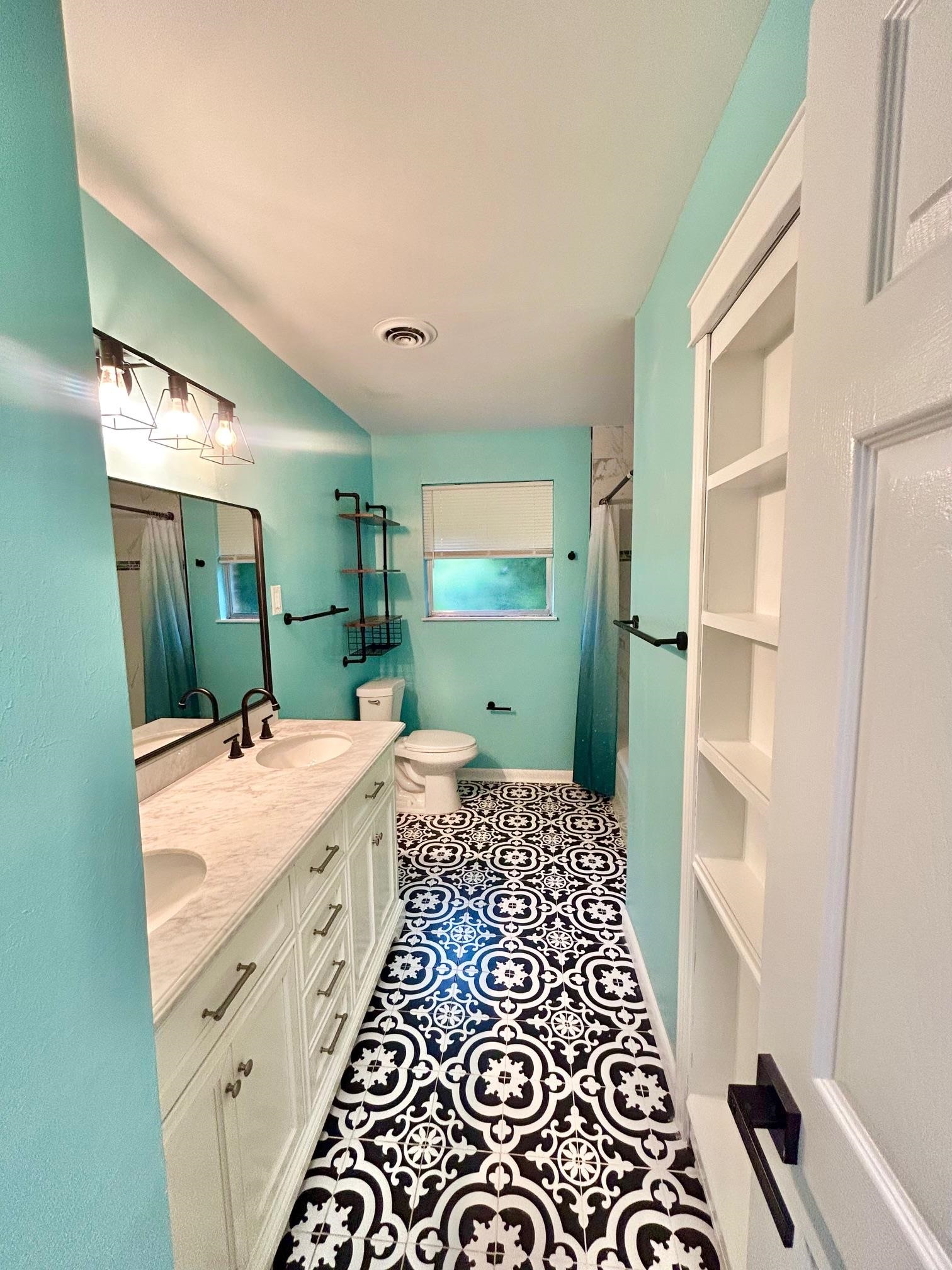 685 E Washington Street