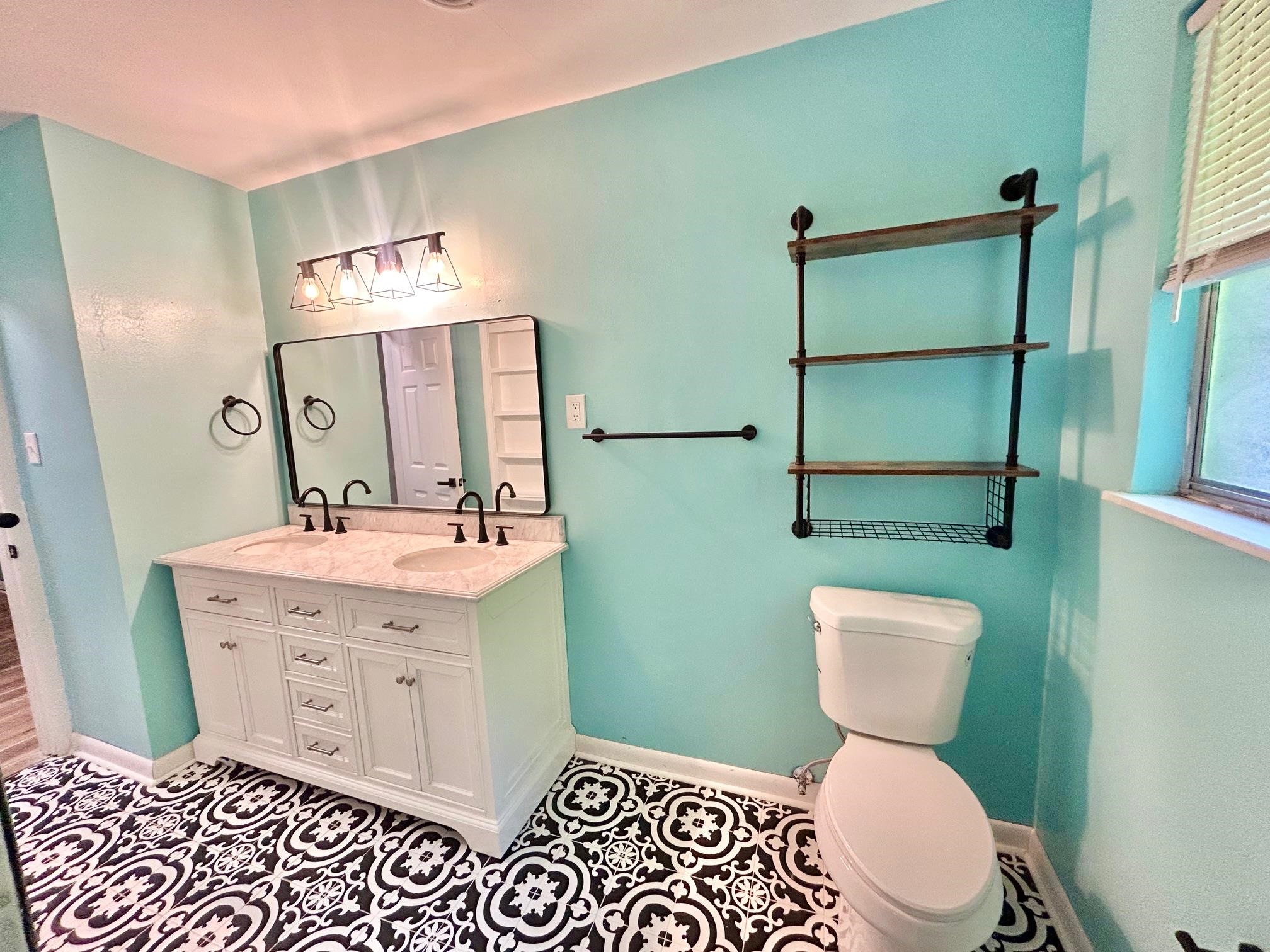 685 E Washington Street