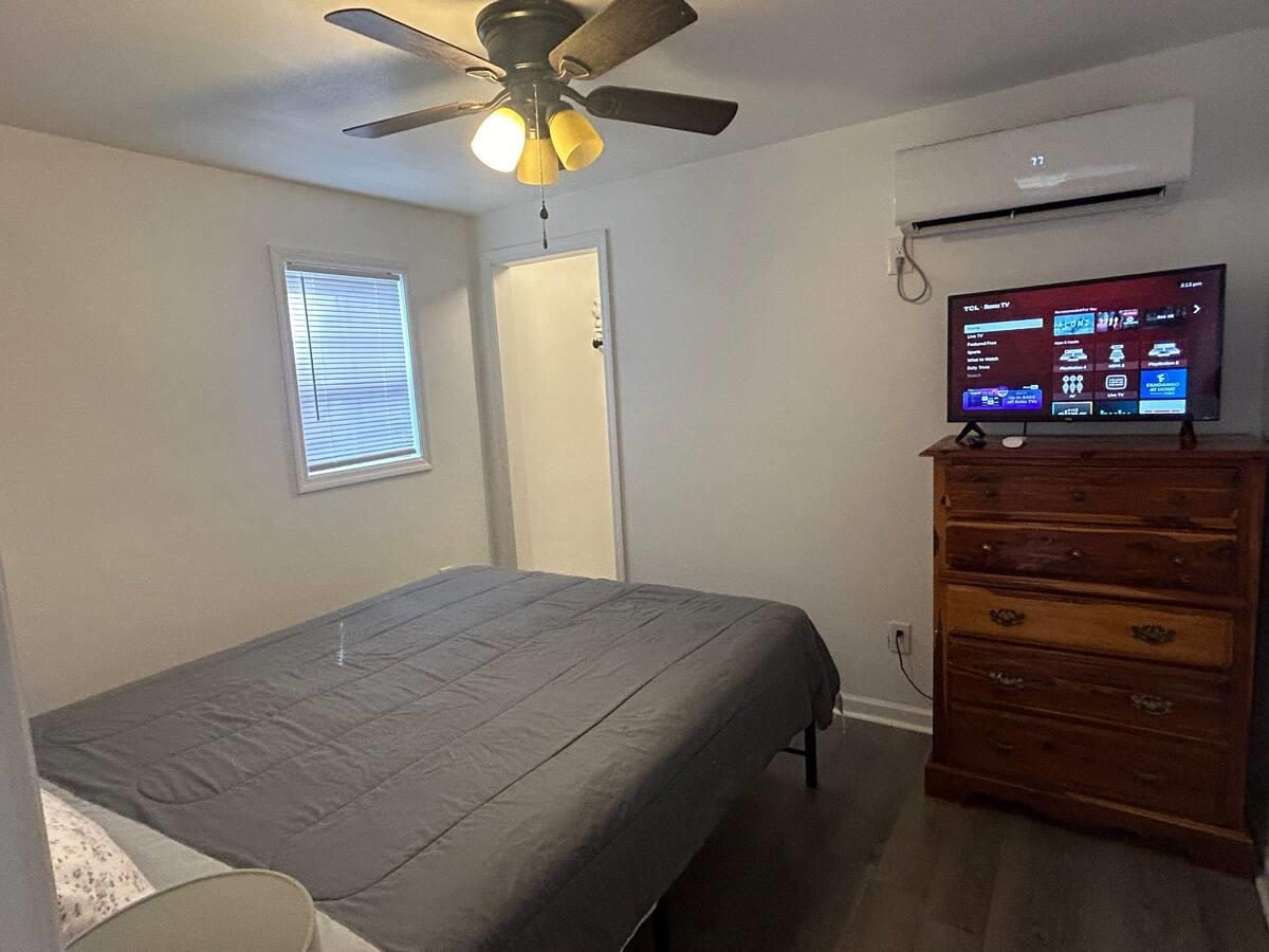 625 E Washington Street Unit: -