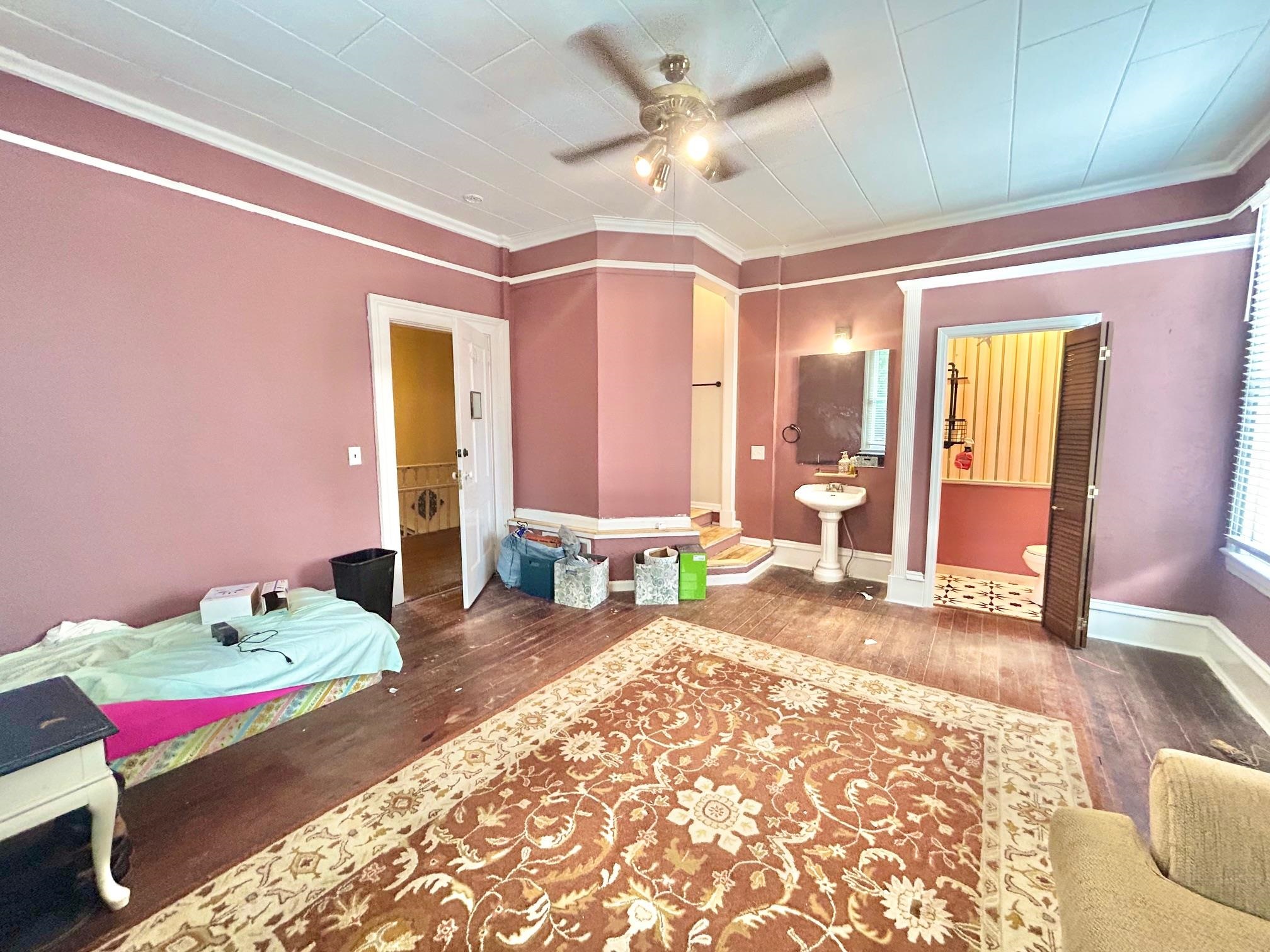 625 E Washington Street Unit: -