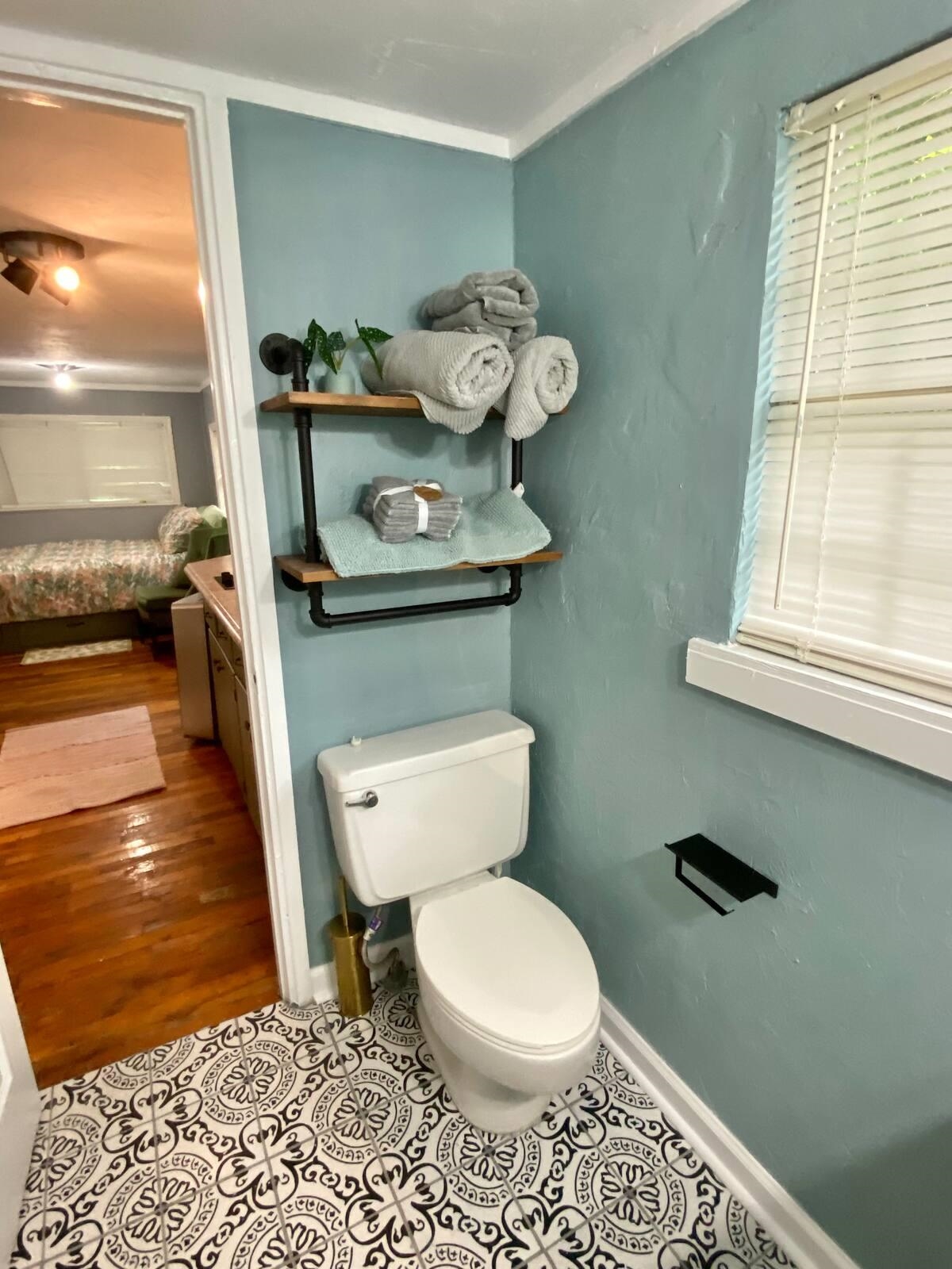 625 E Washington Street Unit: -