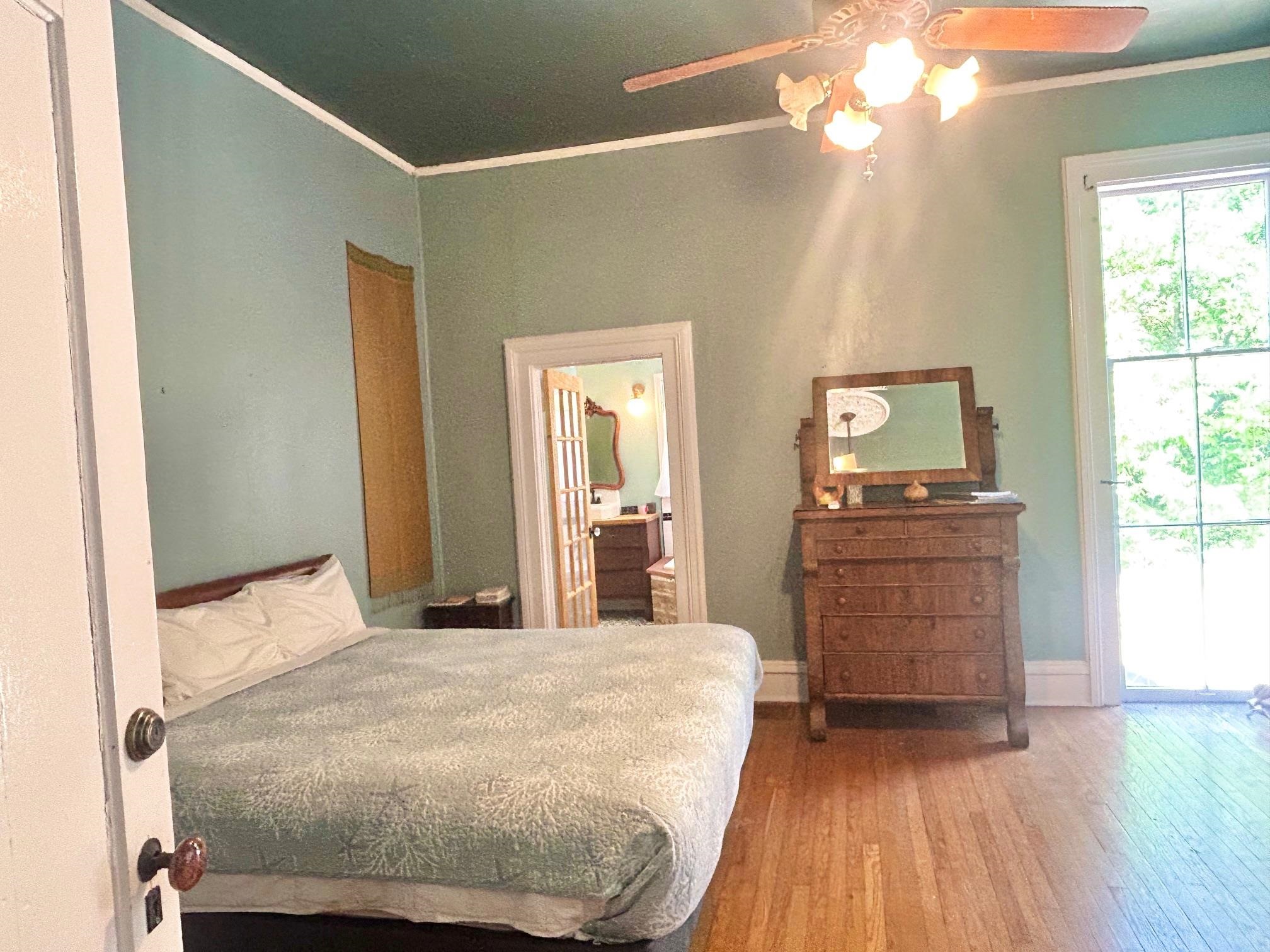 625 E Washington Street Unit: -