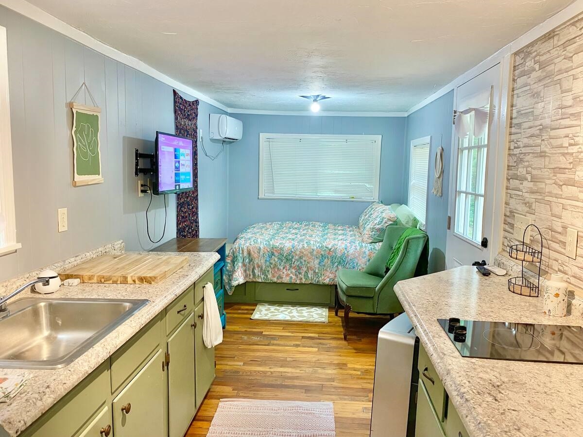 625 E Washington Street Unit: -