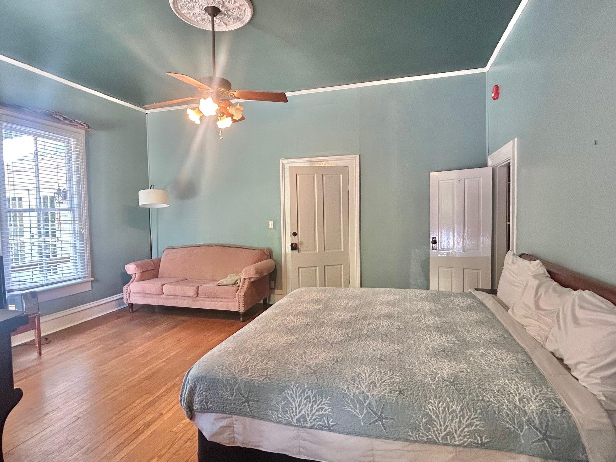 625 E Washington Street Unit: -