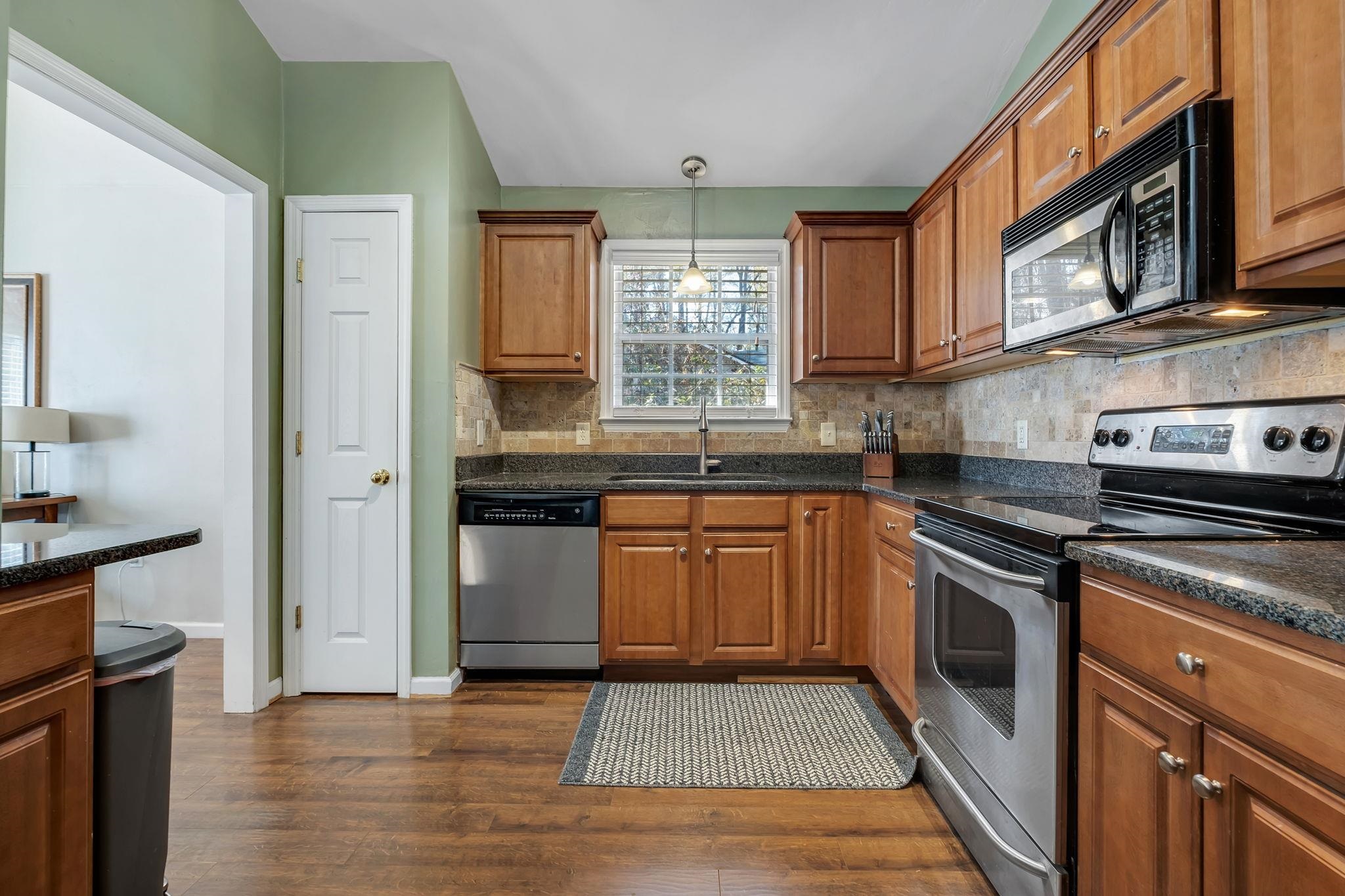 3463 Hawks Hill Trail