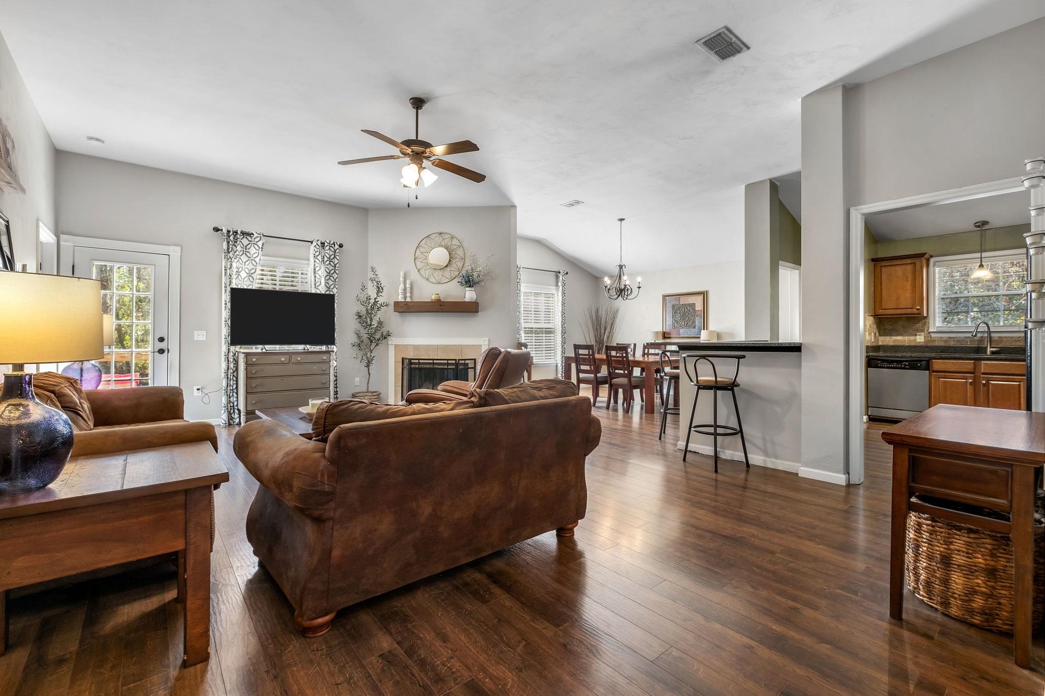 3463 Hawks Hill Trail