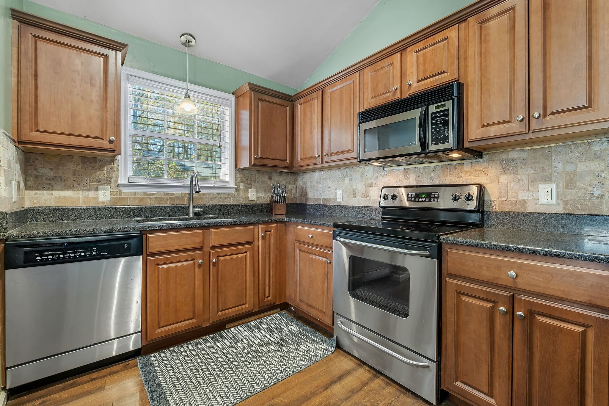 3463 Hawks Hill Trail
