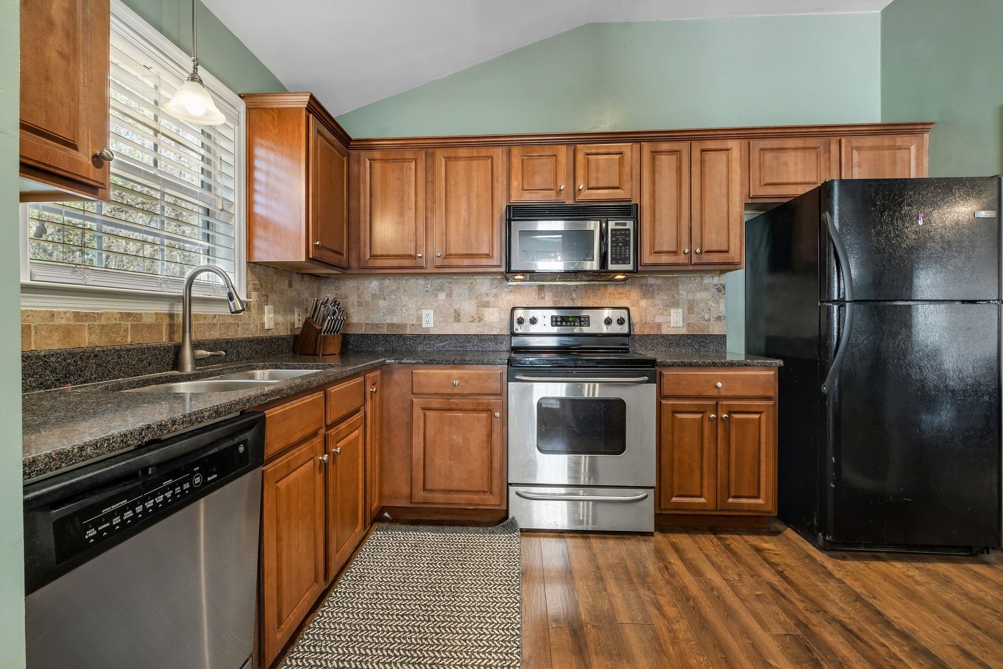 3463 Hawks Hill Trail