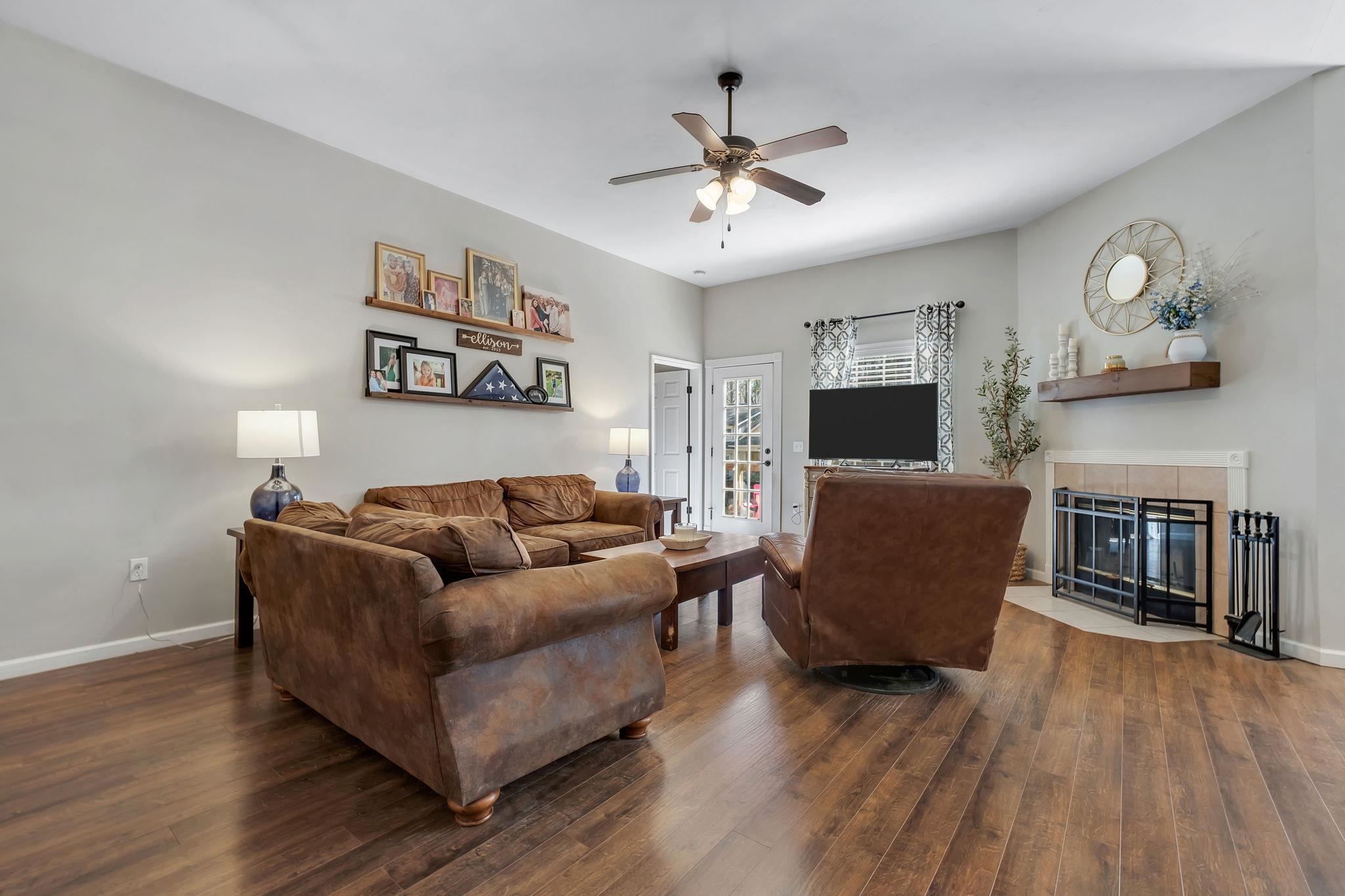 3463 Hawks Hill Trail