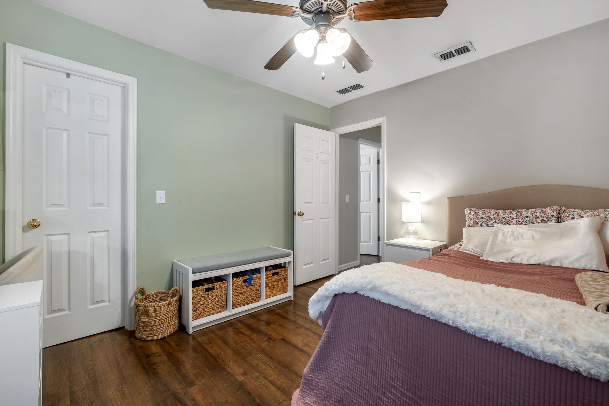 3463 Hawks Hill Trail