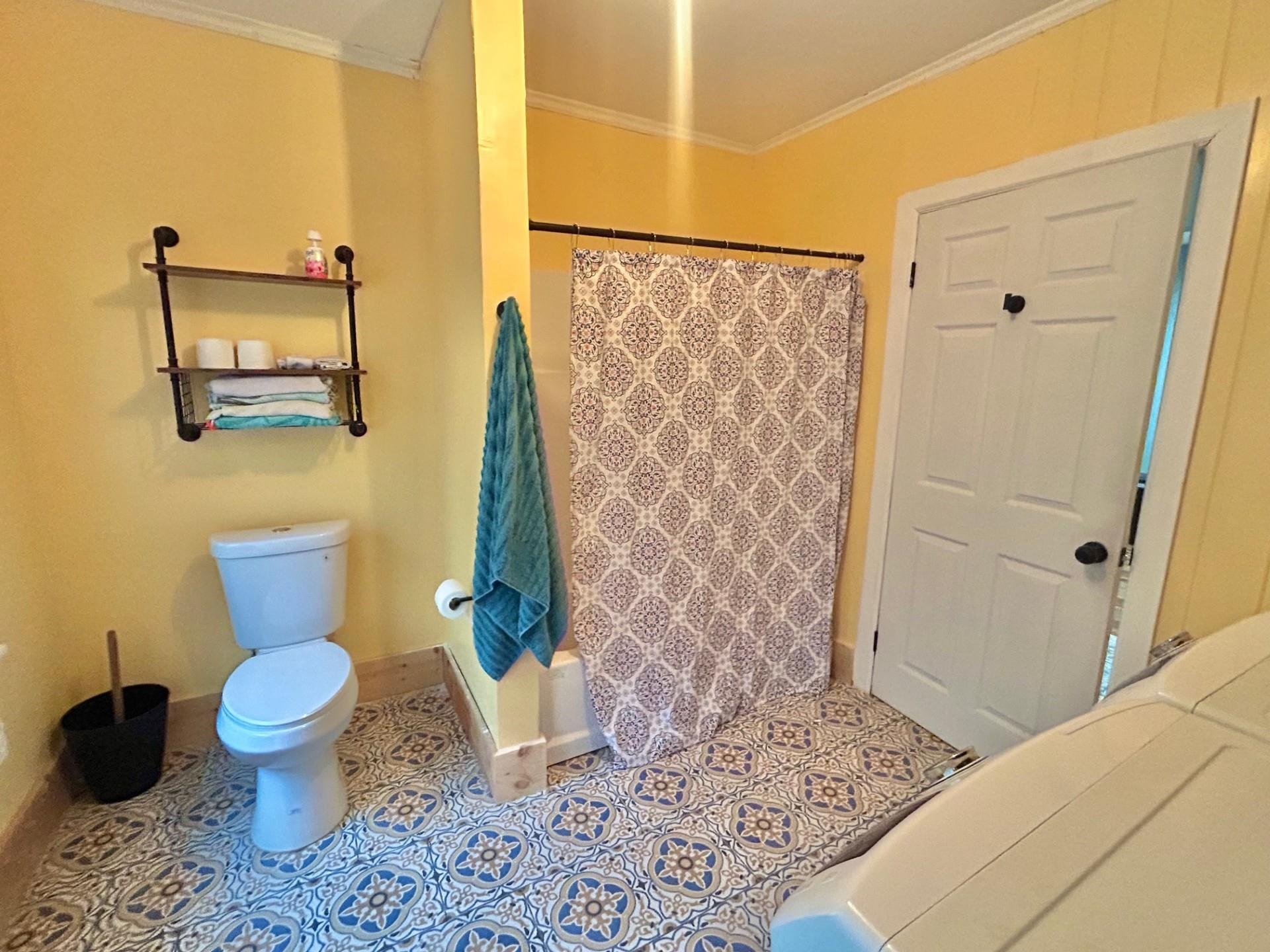 625 E WASHINGTON Street