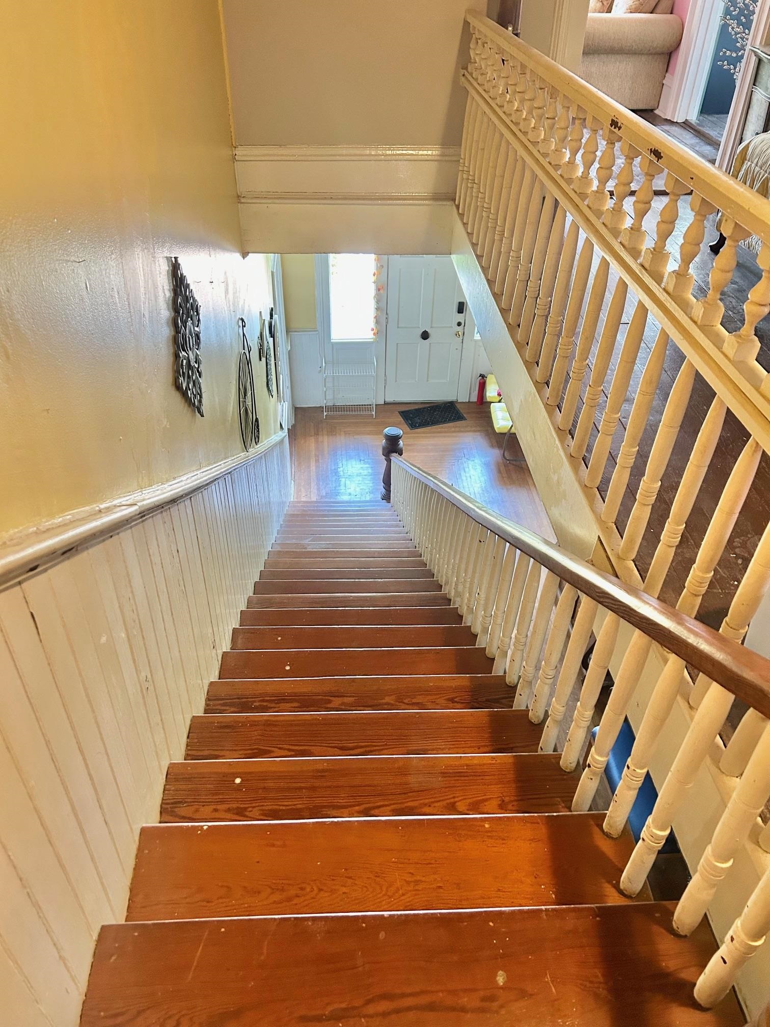 625 E WASHINGTON Street