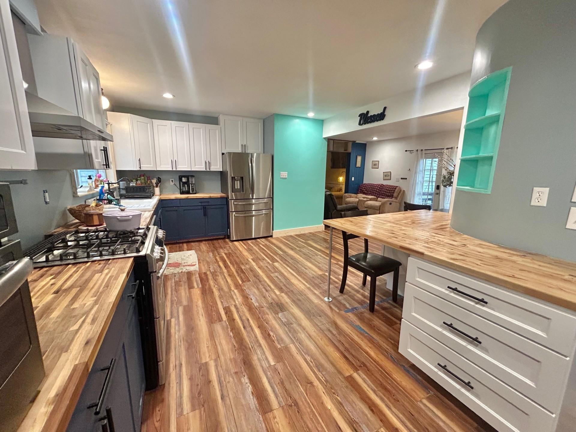 625 E WASHINGTON Street