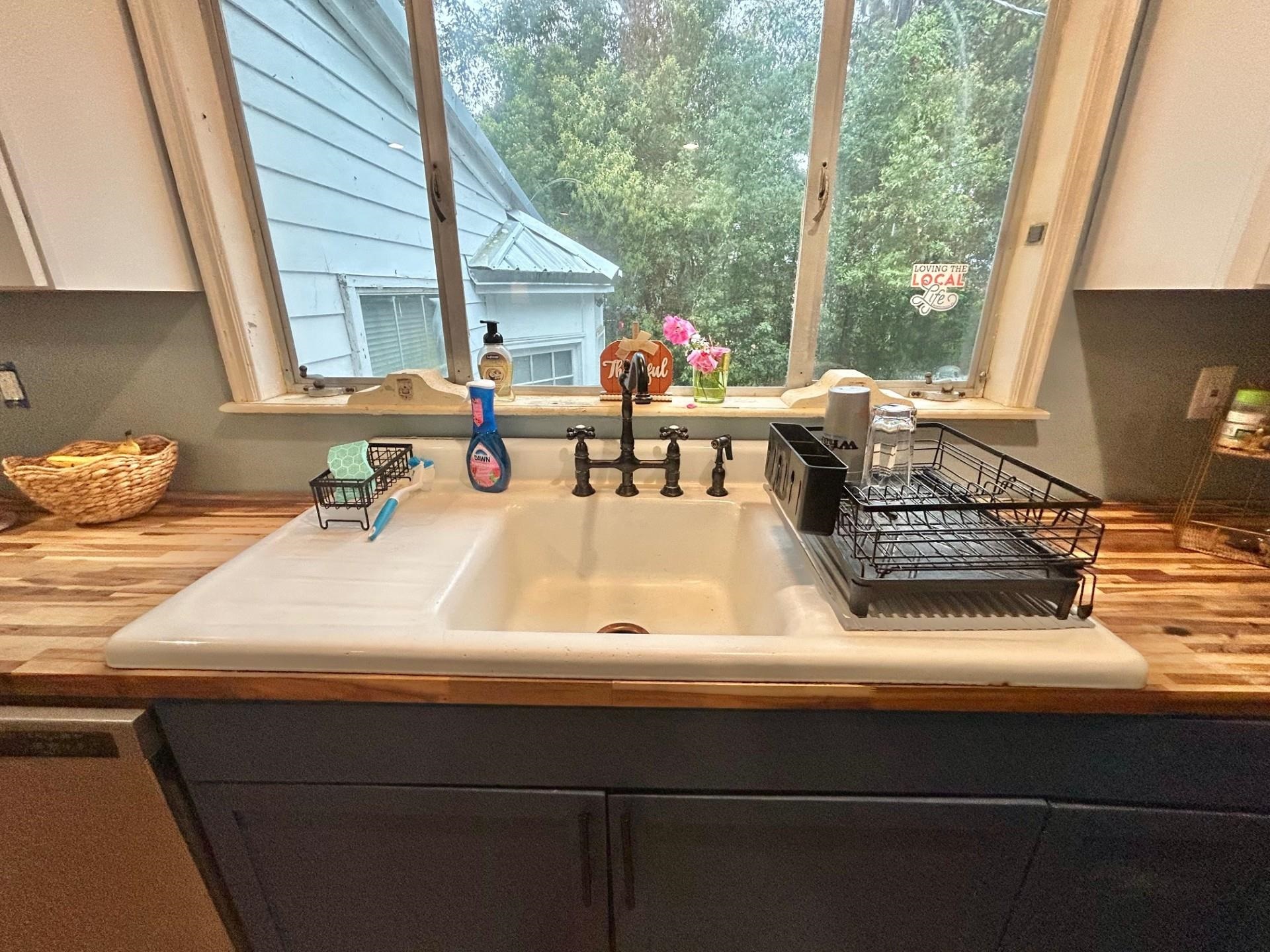 625 E WASHINGTON Street