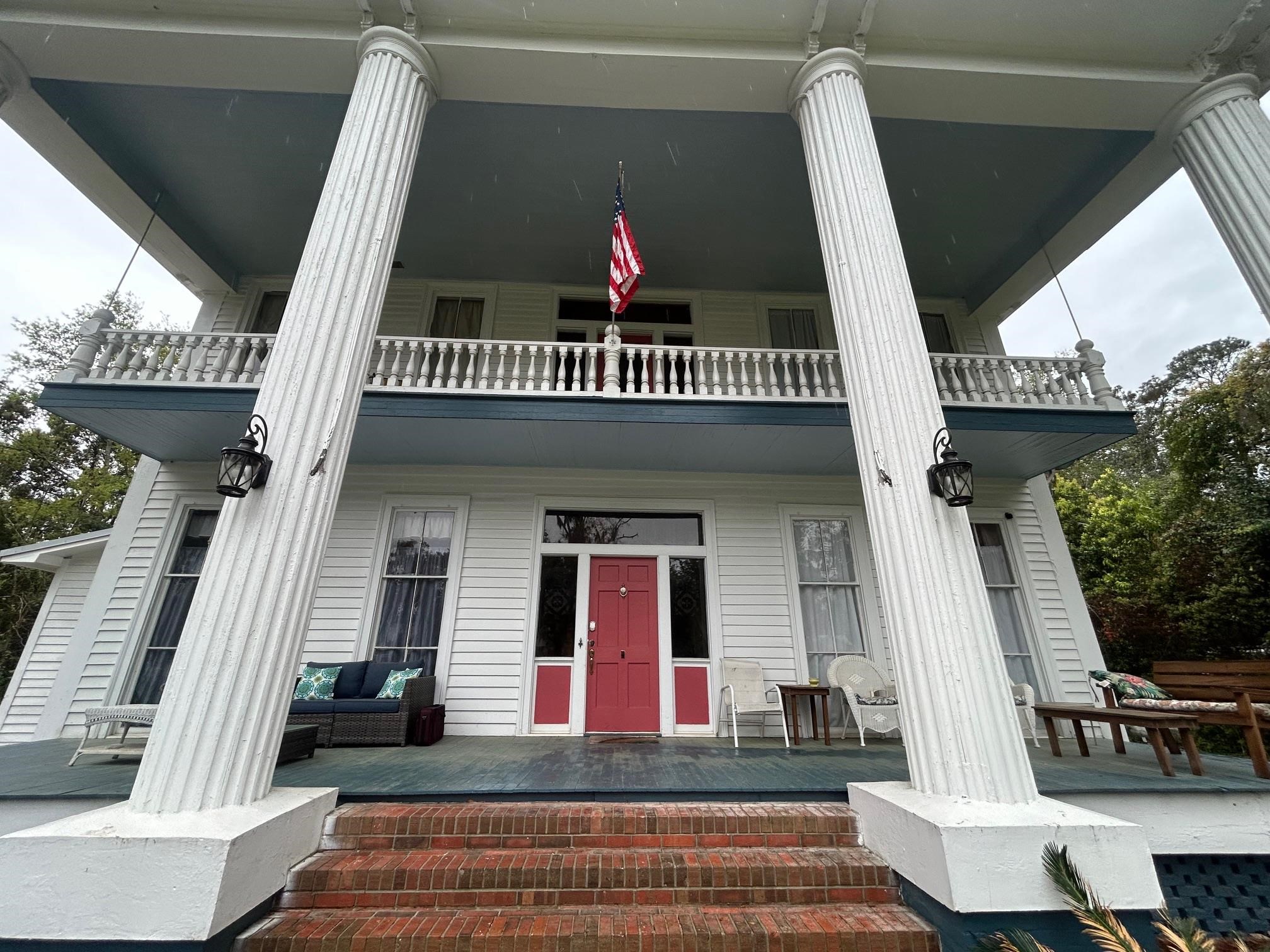 625 E WASHINGTON Street