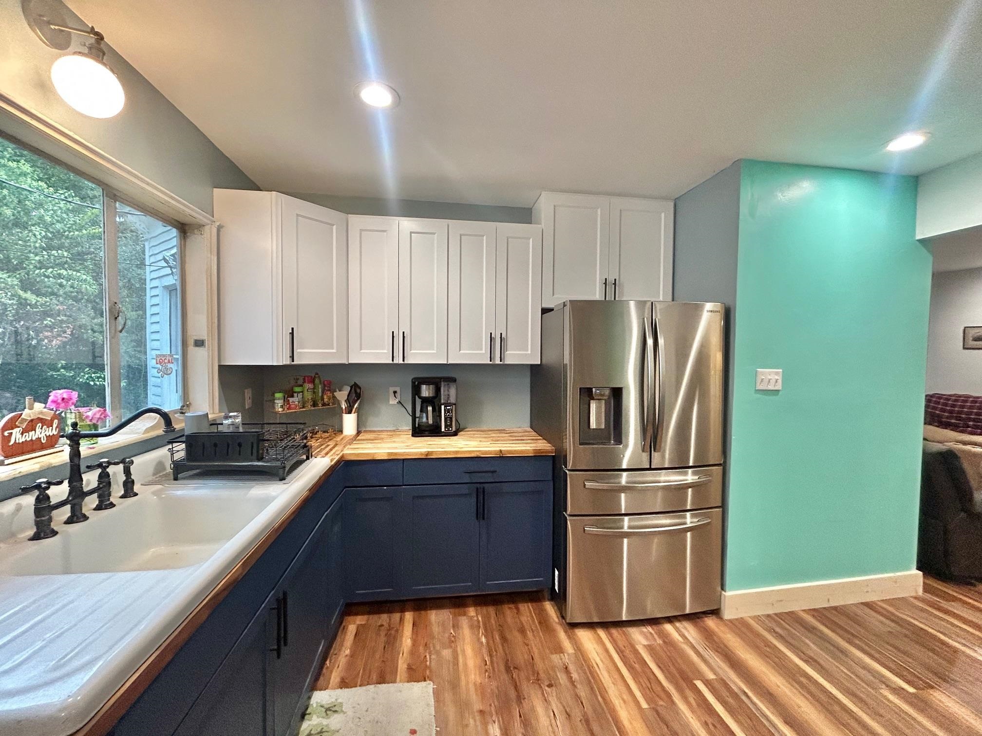 625 E WASHINGTON Street