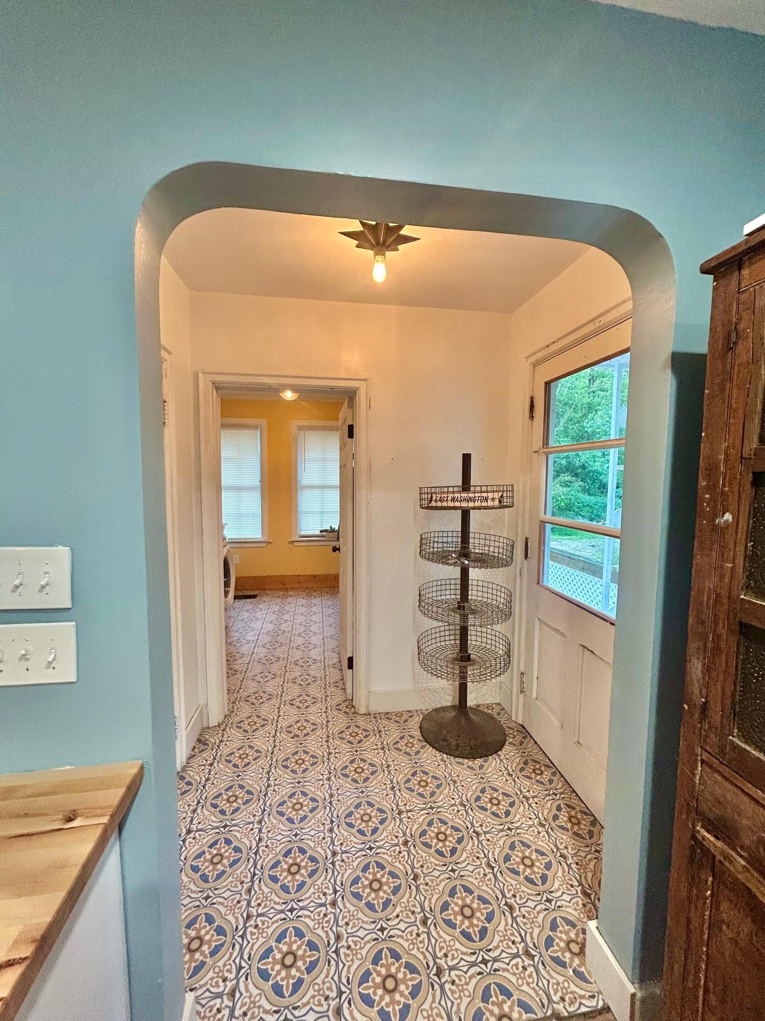 625 E WASHINGTON Street