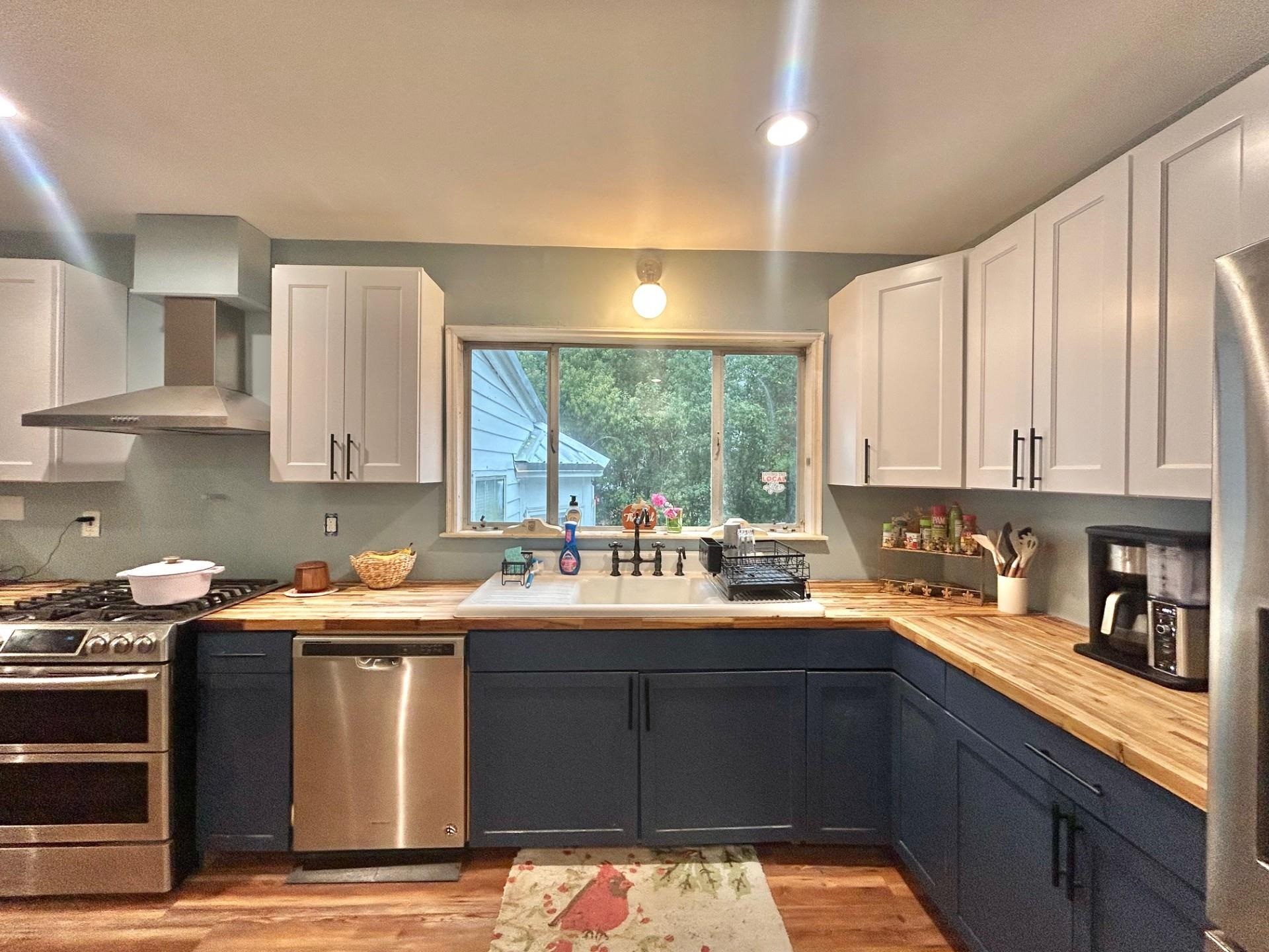 625 E WASHINGTON Street