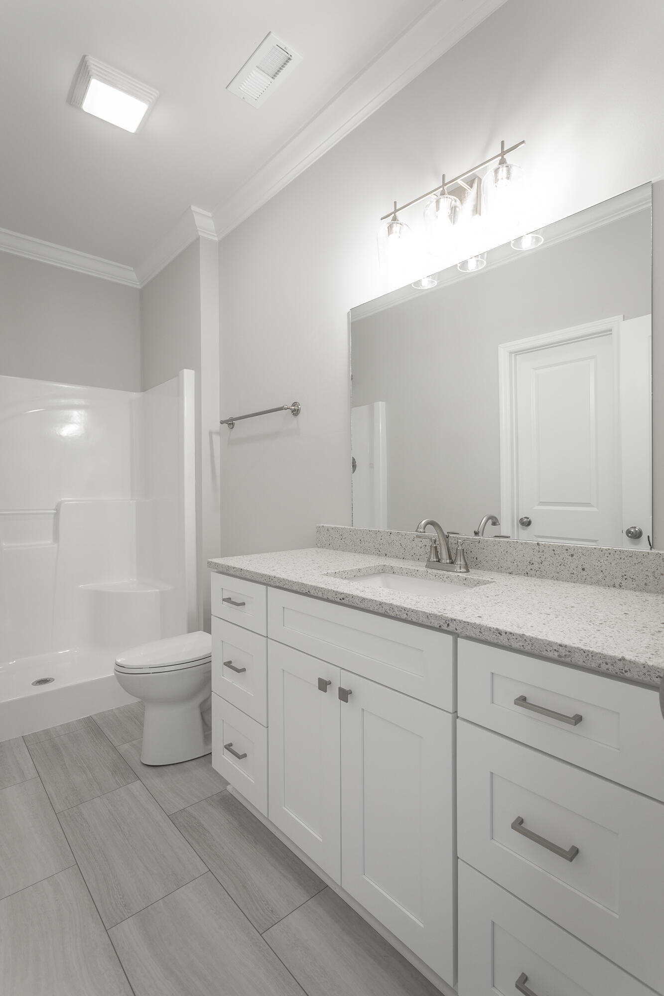 343 NE Bellingham Drive, 33c