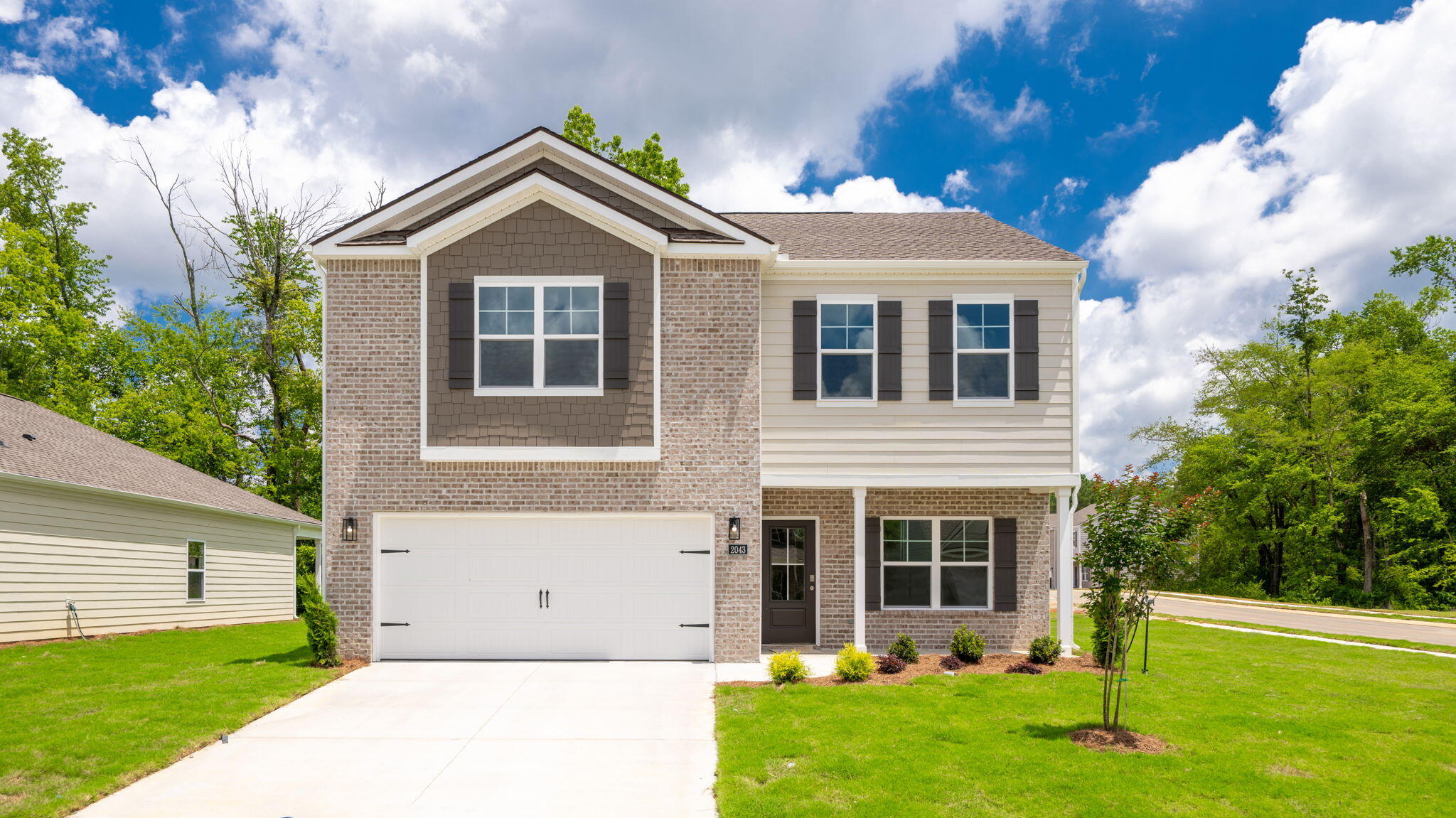 2043 Fairview Hills Drive Ne