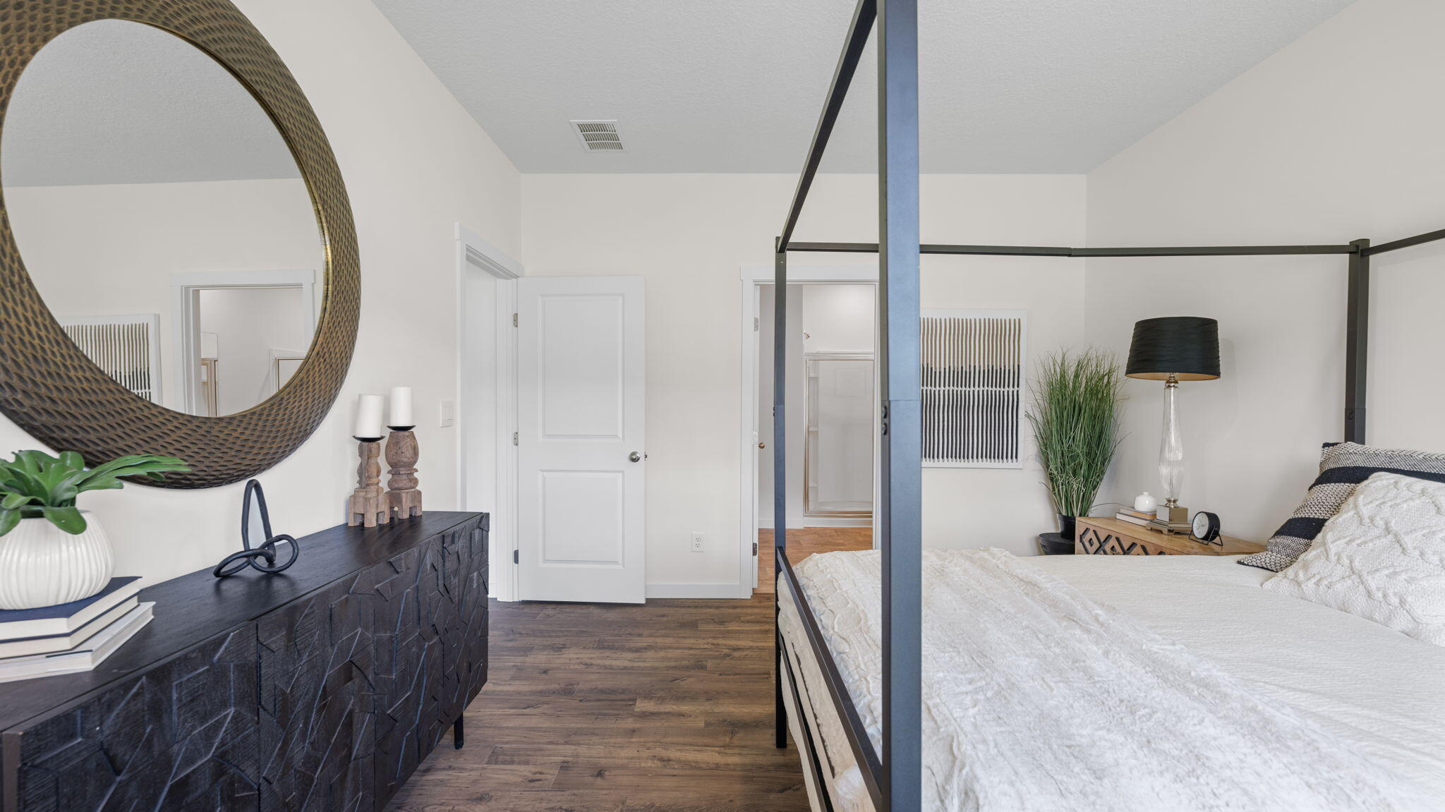 2205 Chelle Dr Ne