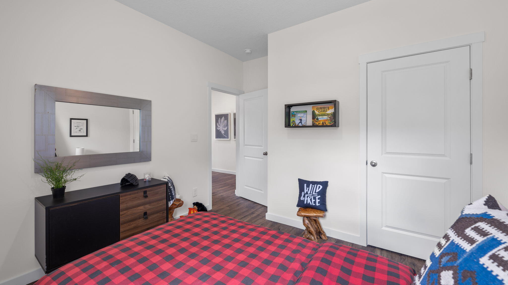 2205 Chelle Dr Ne