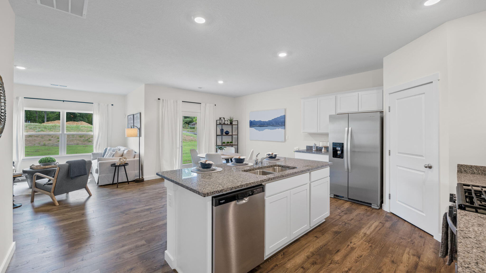 2205 Chelle Dr Ne
