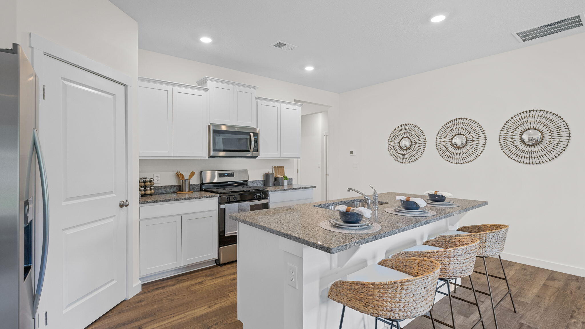 2205 Chelle Dr Ne