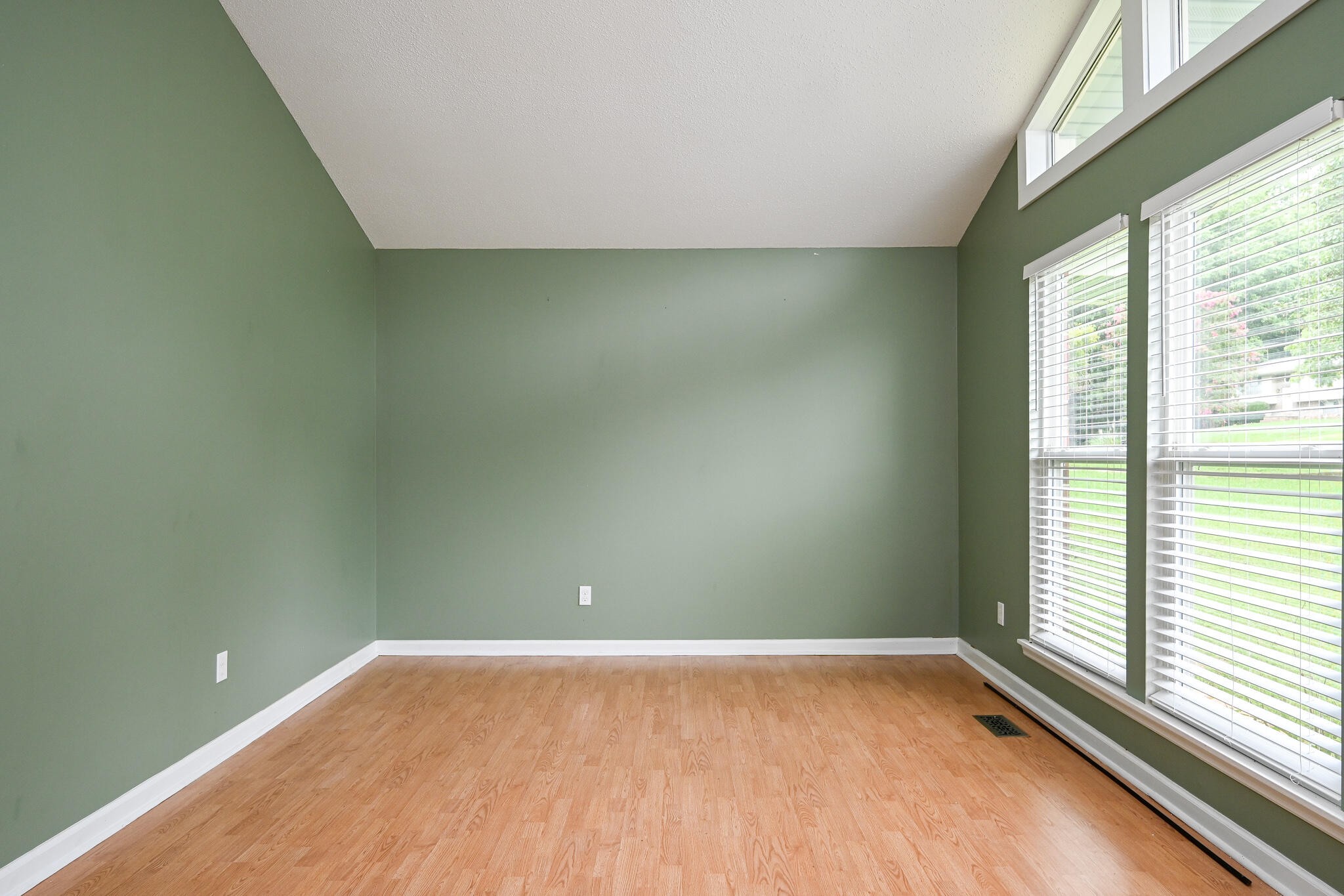 1407 Asterwood Lane, NW