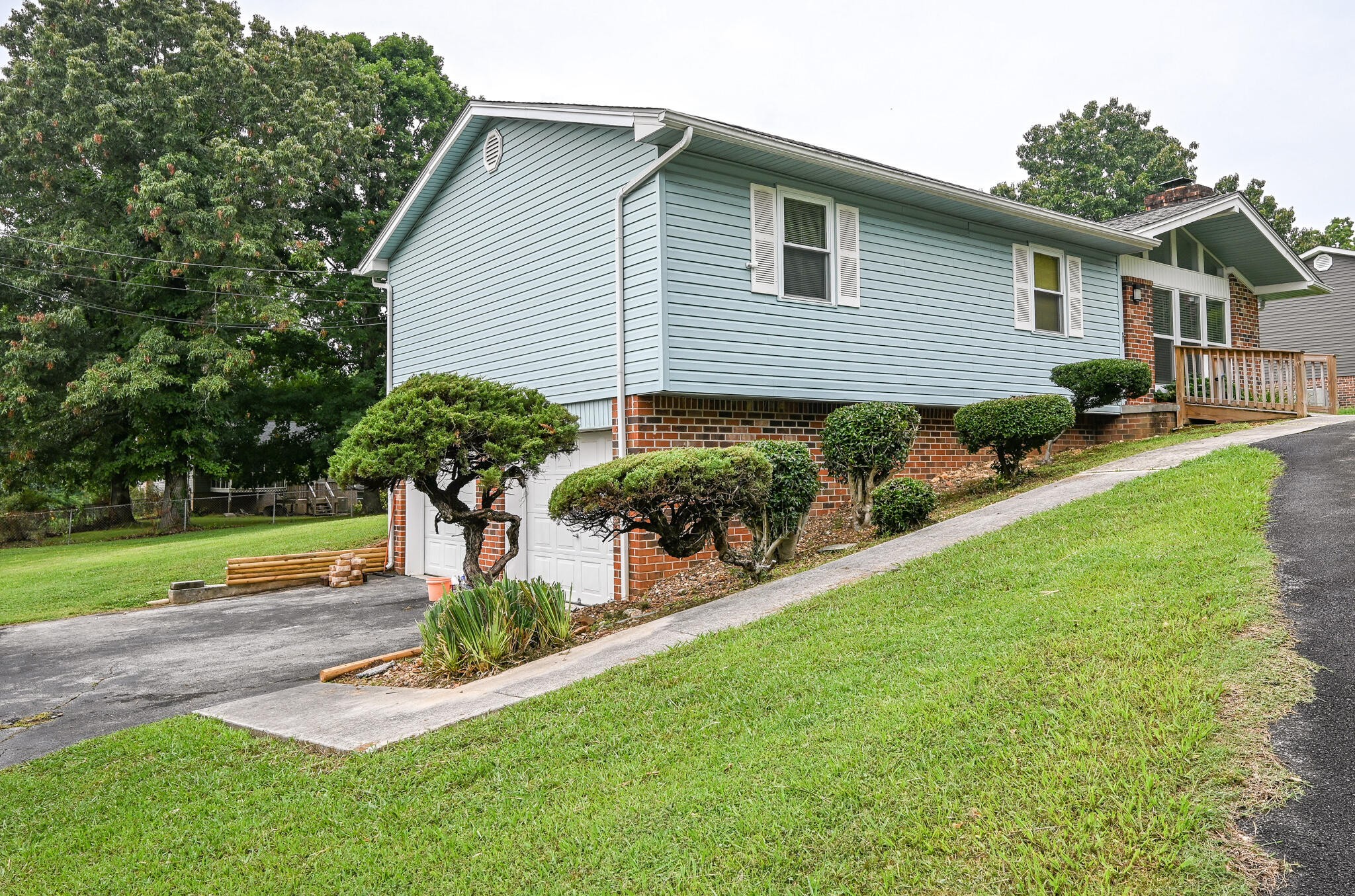 1407 Asterwood Lane, NW
