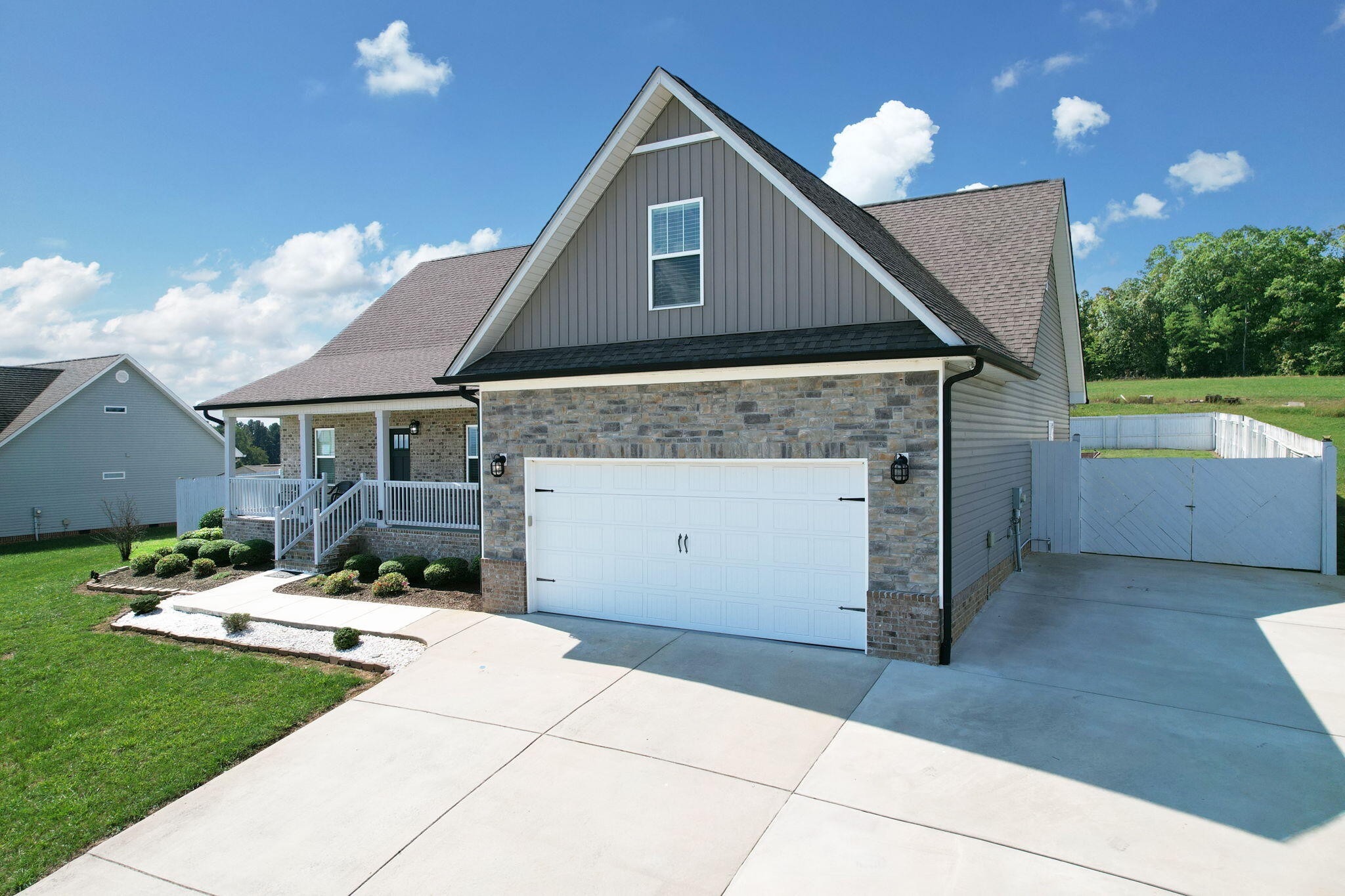 375 Talons Rdg Road, NW