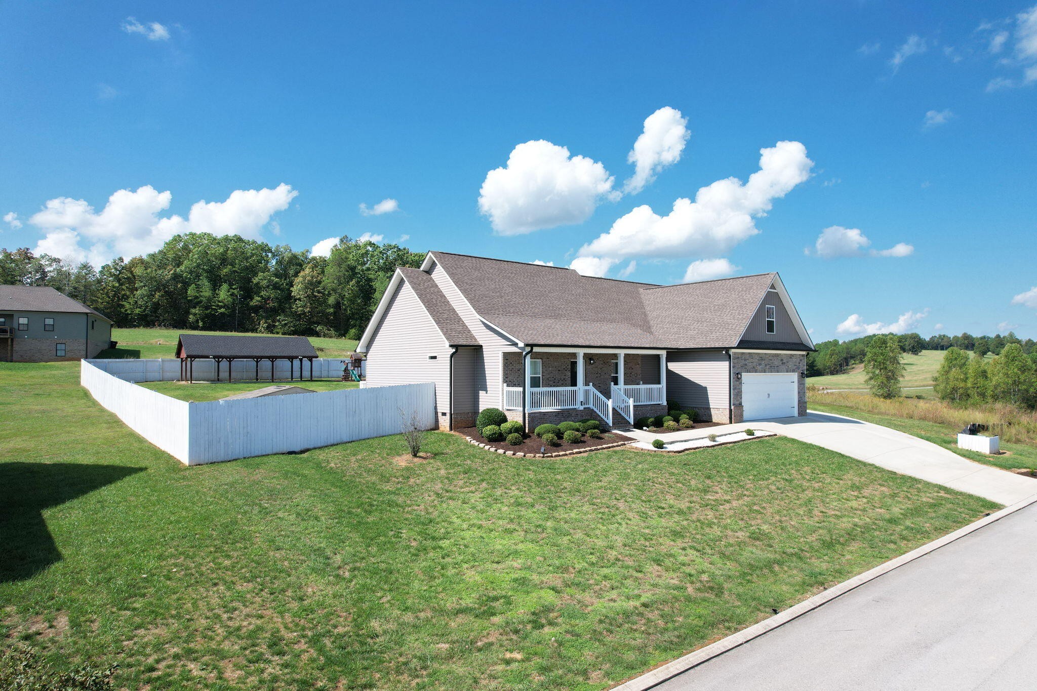 375 Talons Rdg Road, NW