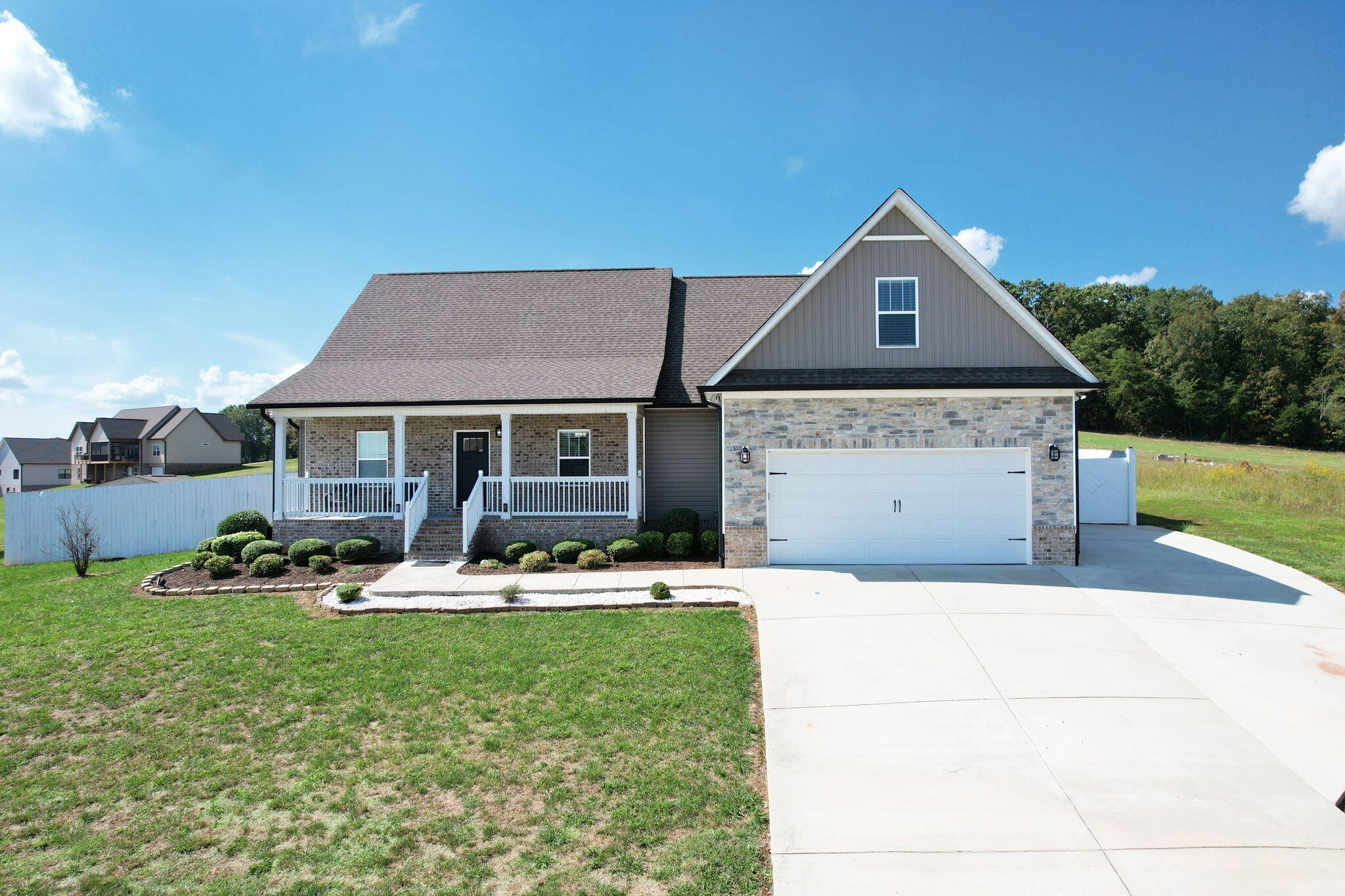 375 Talons Rdg Road, NW