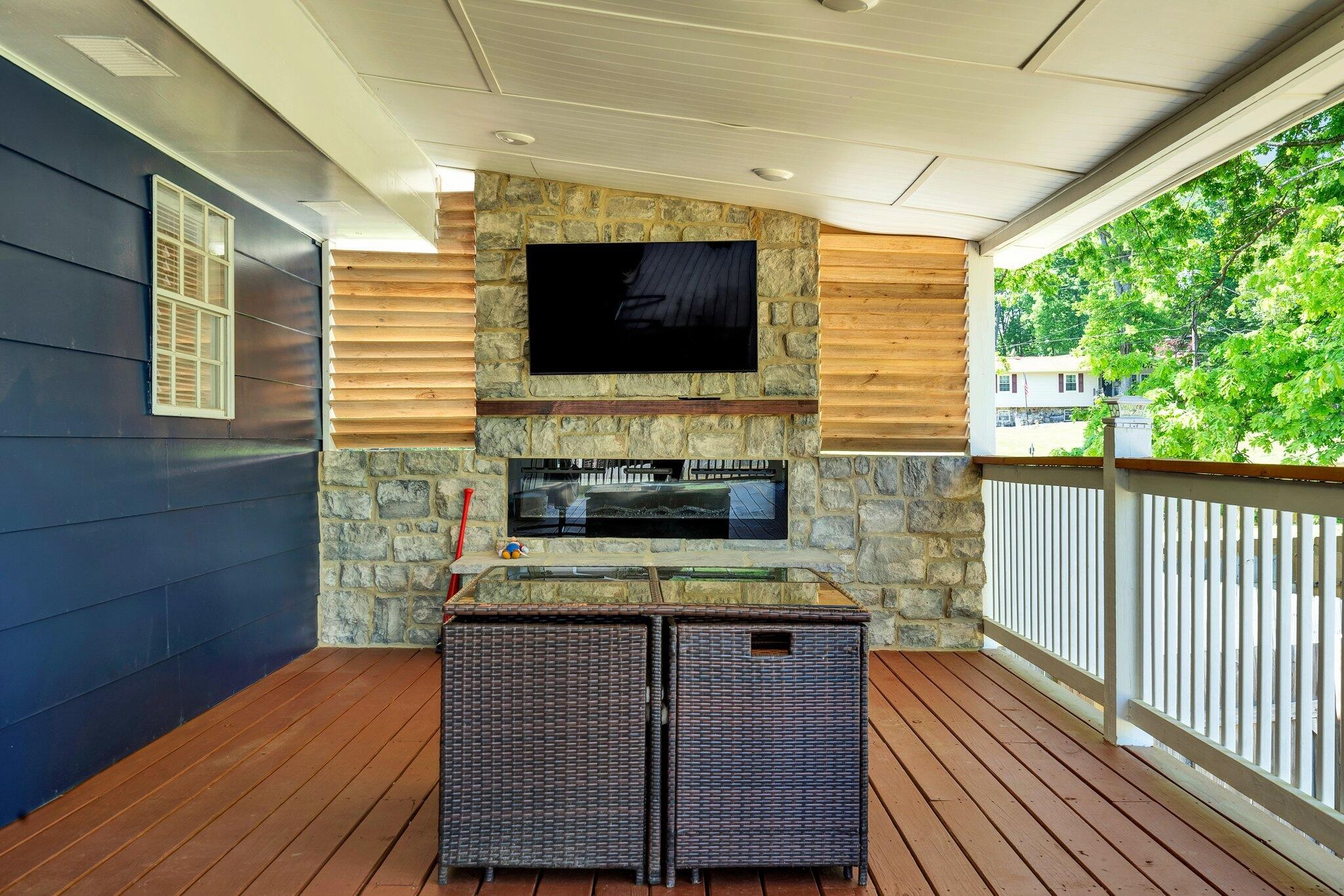 210 Bland Drive, NE