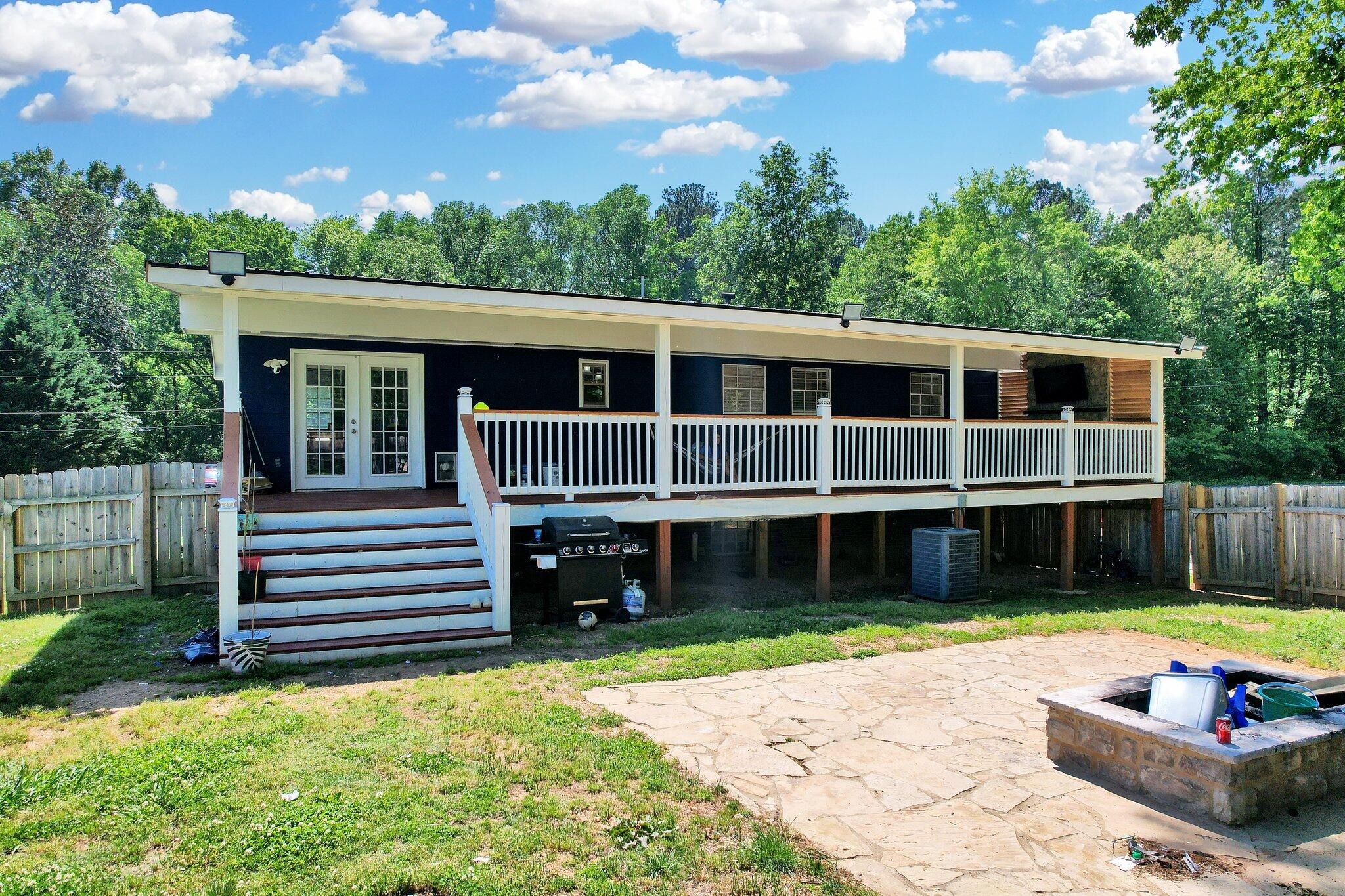 210 Bland Drive, NE