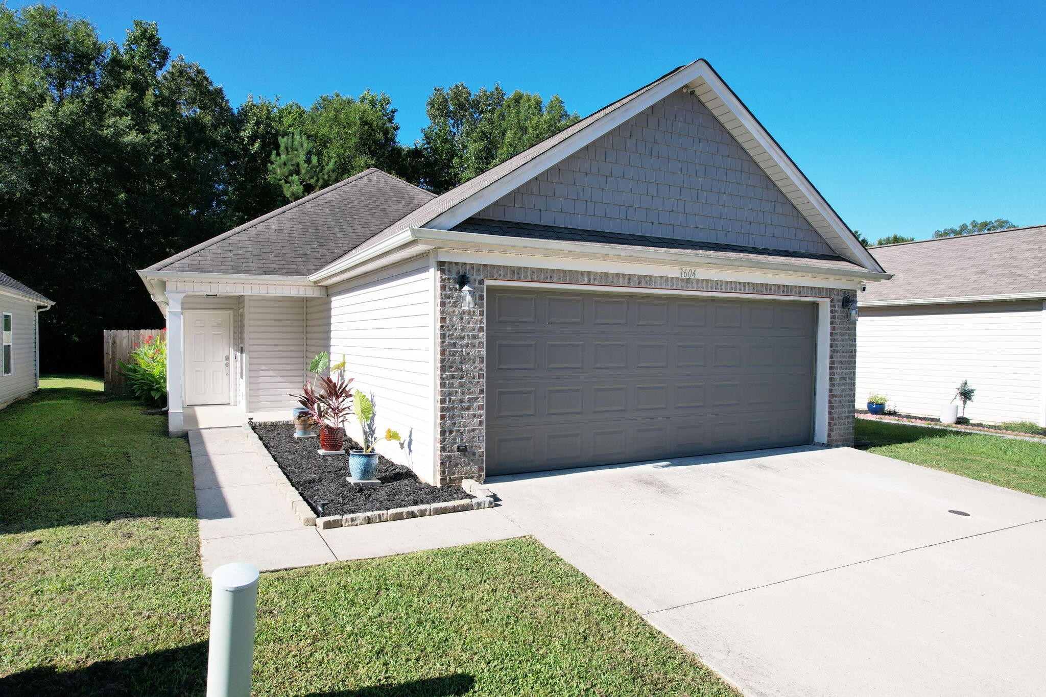 1604 Southernwood Drive