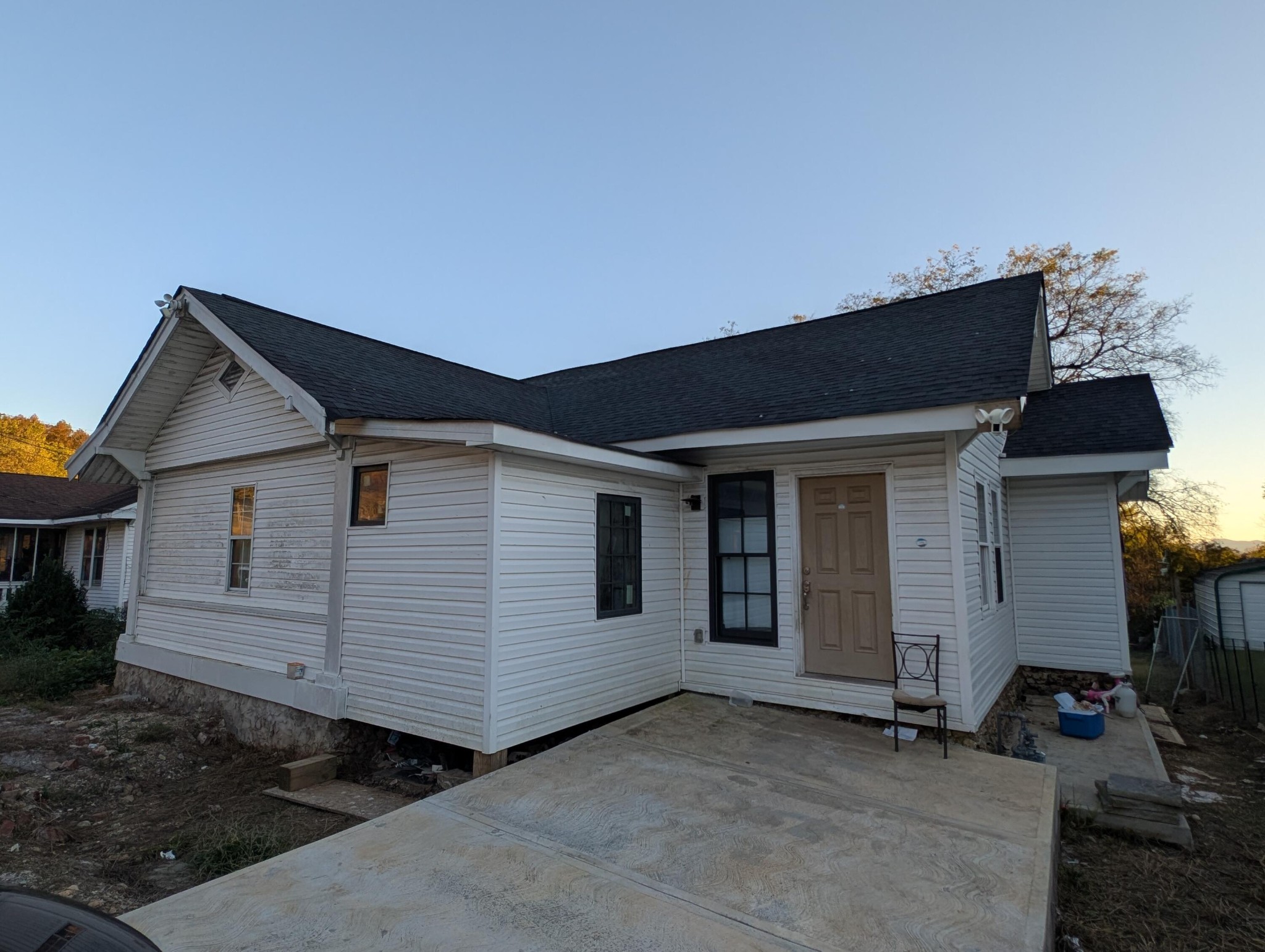 2308 Elmendorf Street
