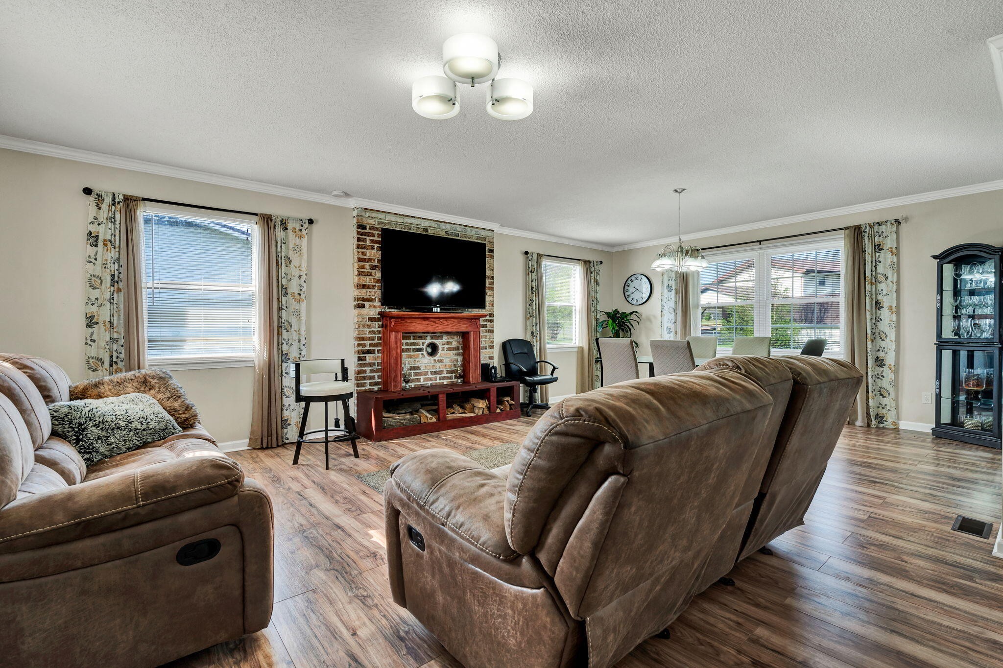 4934 Cindy Circle, NW